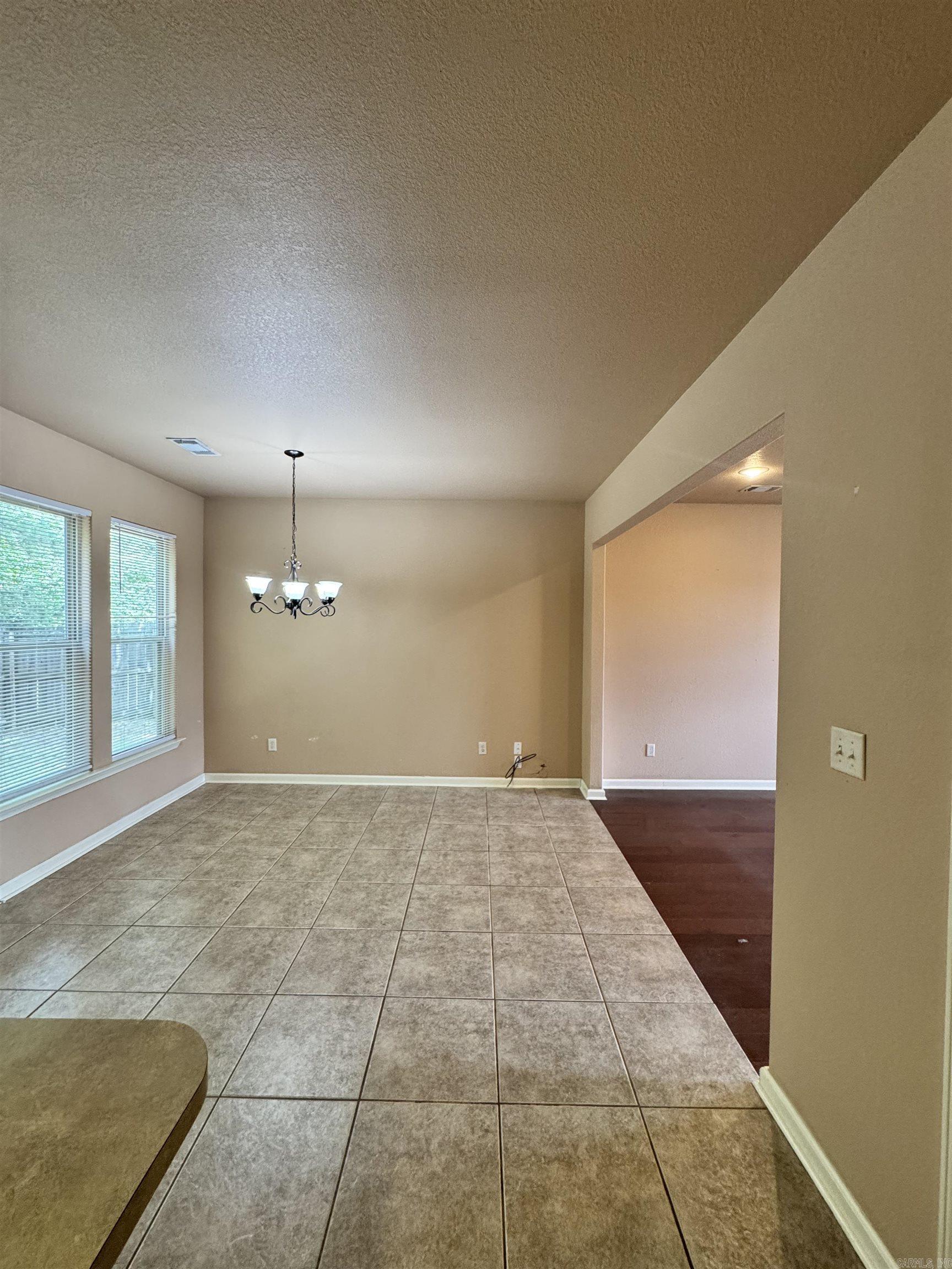117b Shadow Peak Lane Property Photo 5