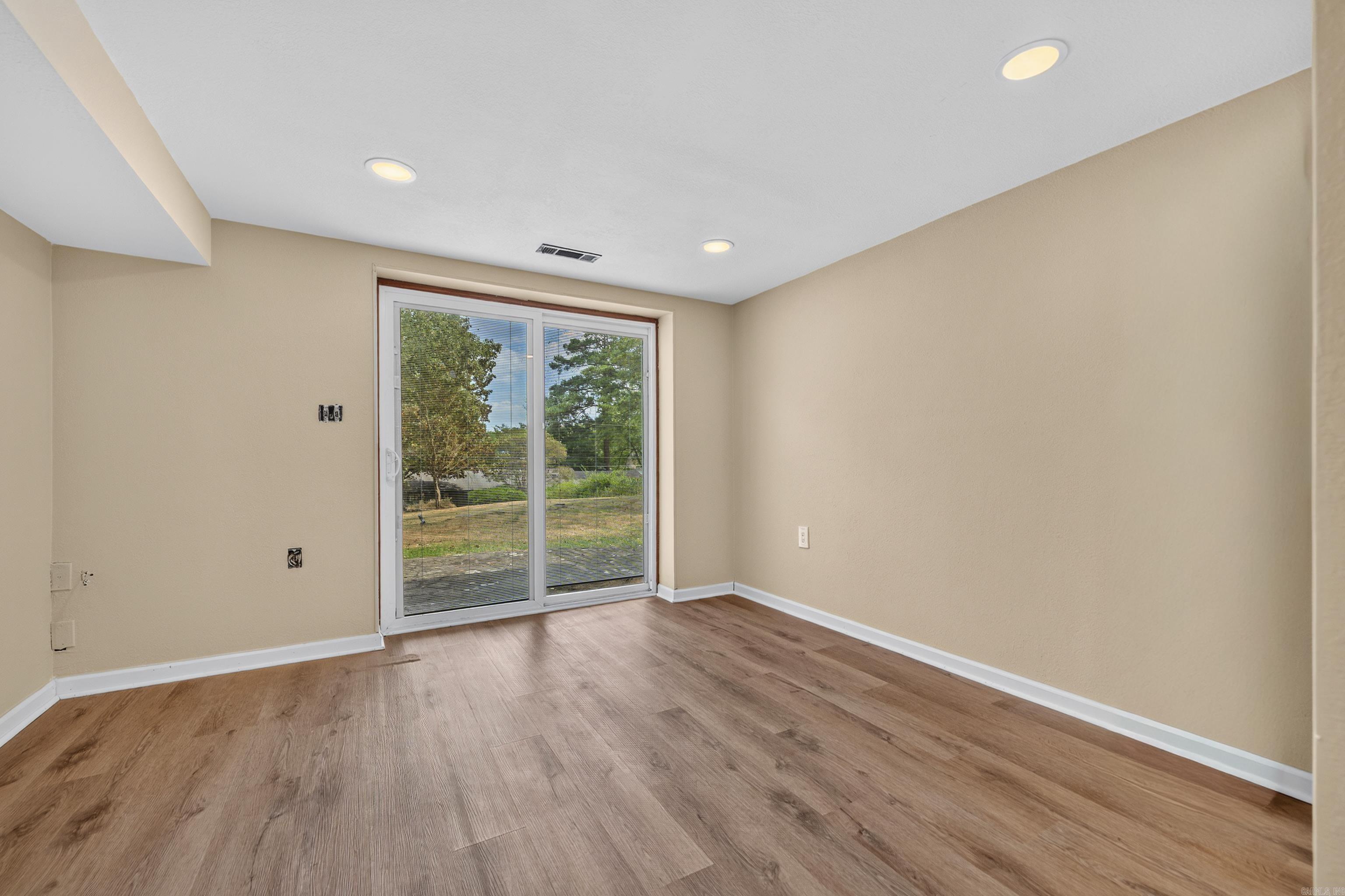 218 Scenic Property Photo 9