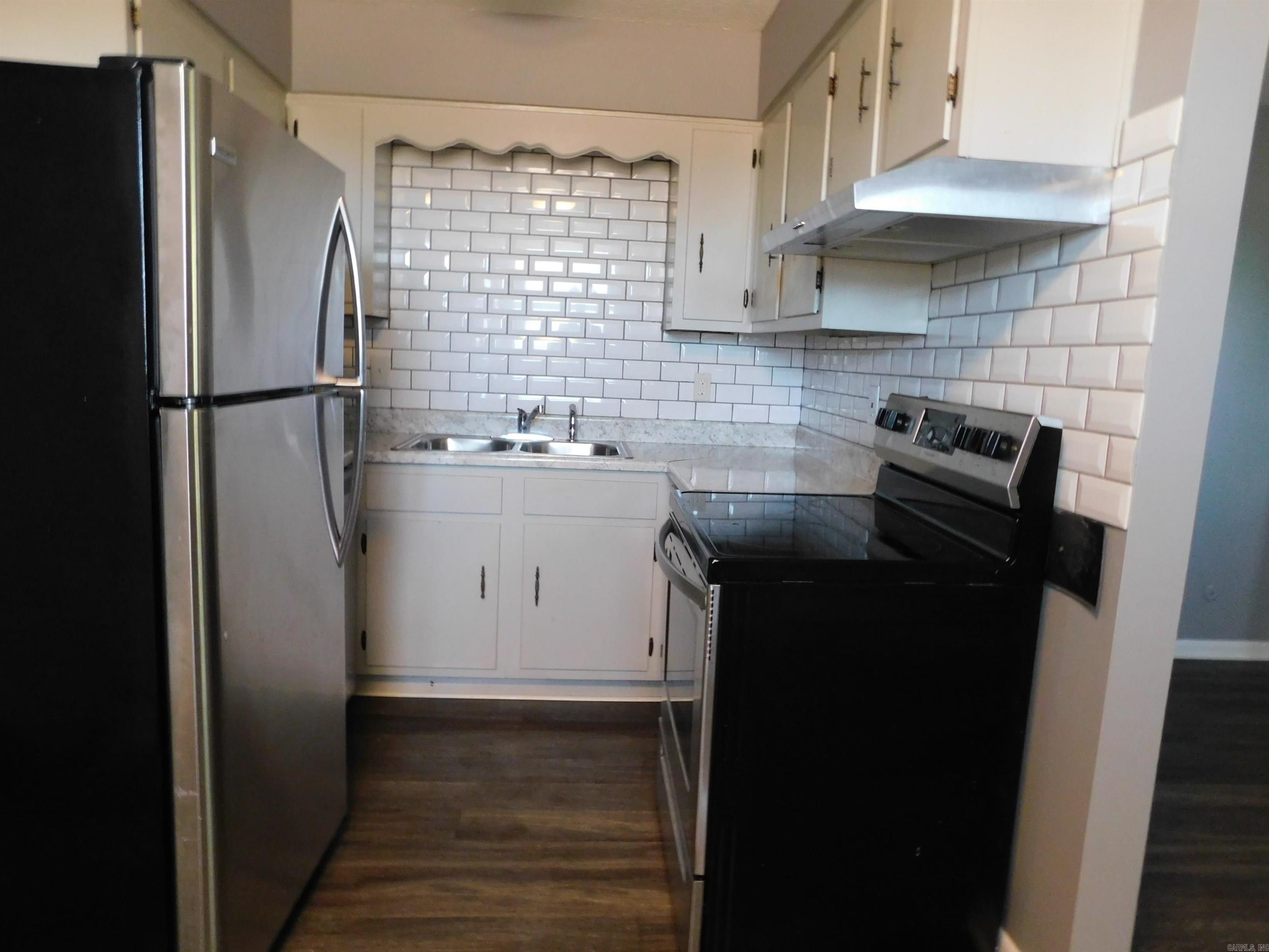 9 Meredith Court Property Photo 4