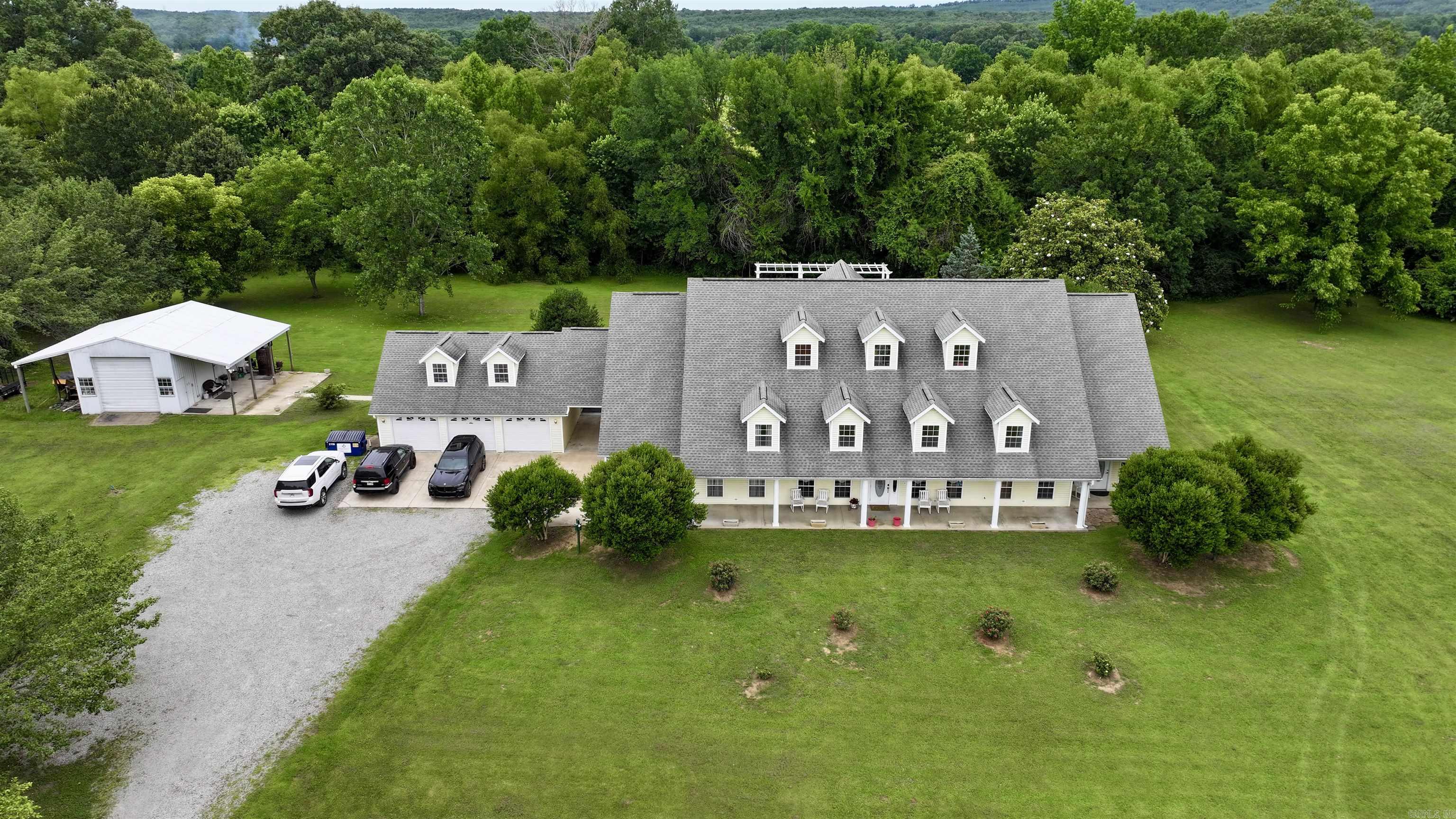 3144 Riverbend Road Property Photo 4