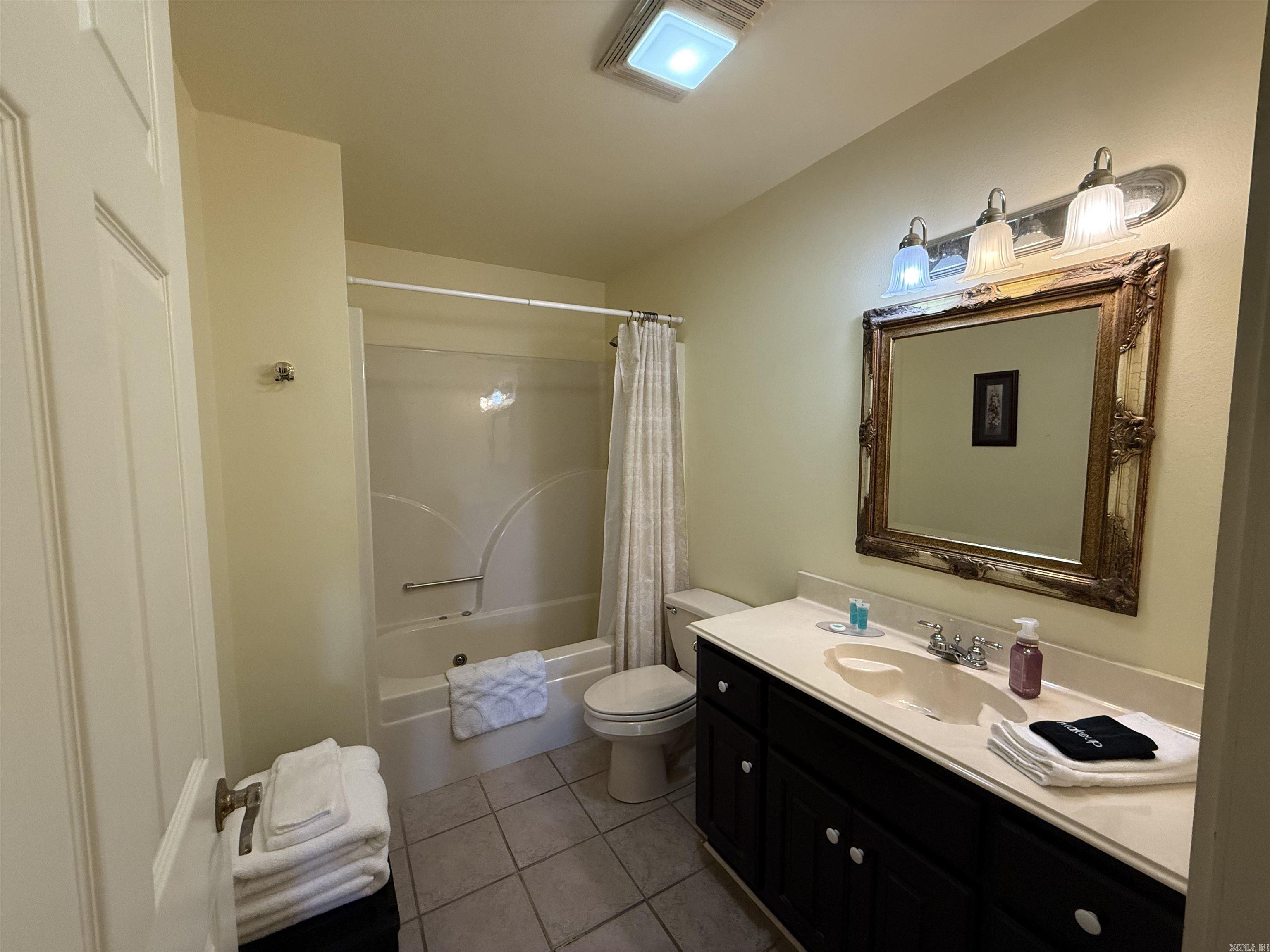 3144 Riverbend Road Property Photo 8
