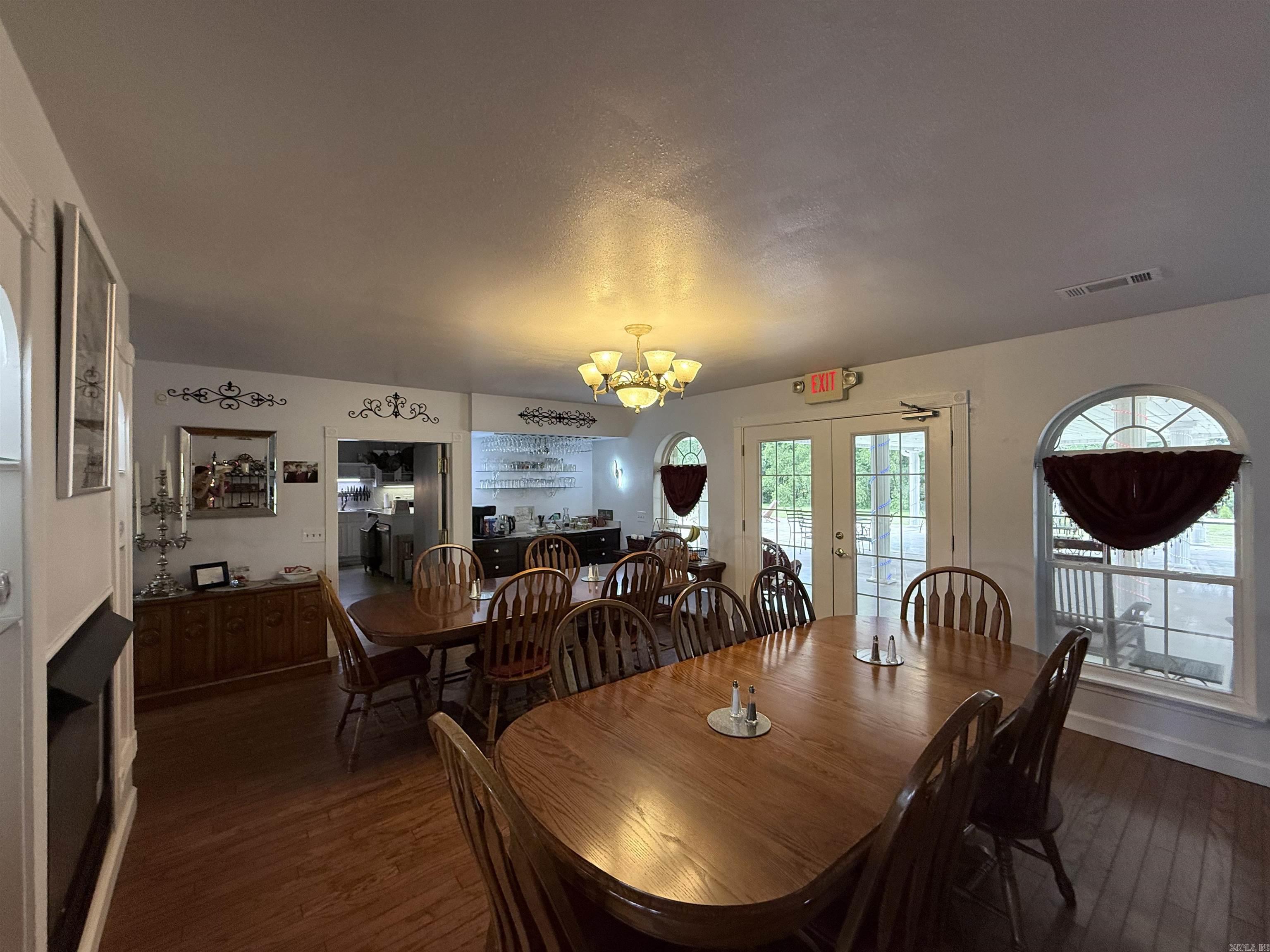 3144 Riverbend Road Property Photo 15