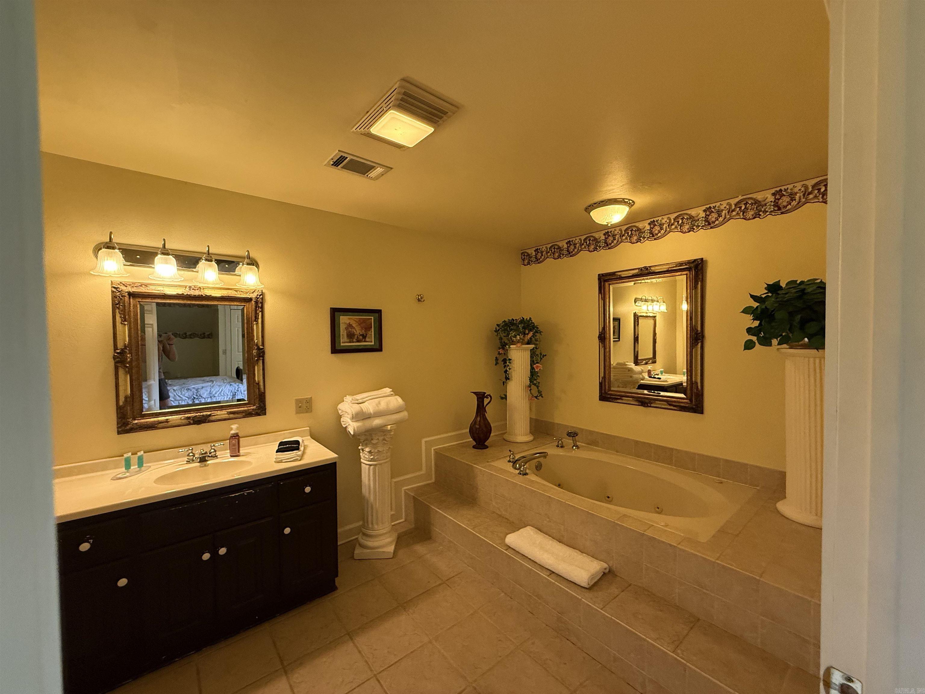 3144 Riverbend Road Property Photo 25