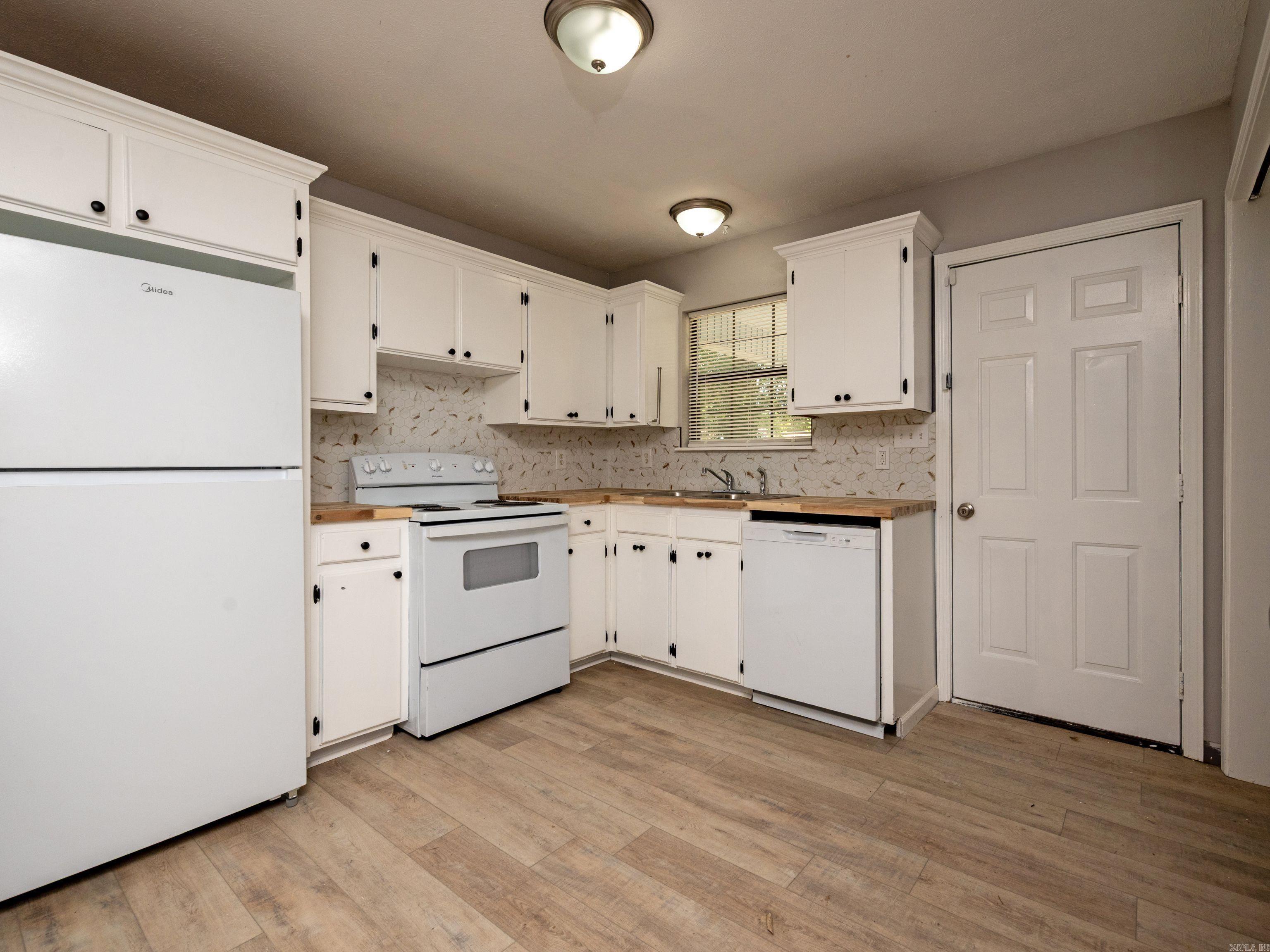 15 A Rolling Creek Property Photo 13