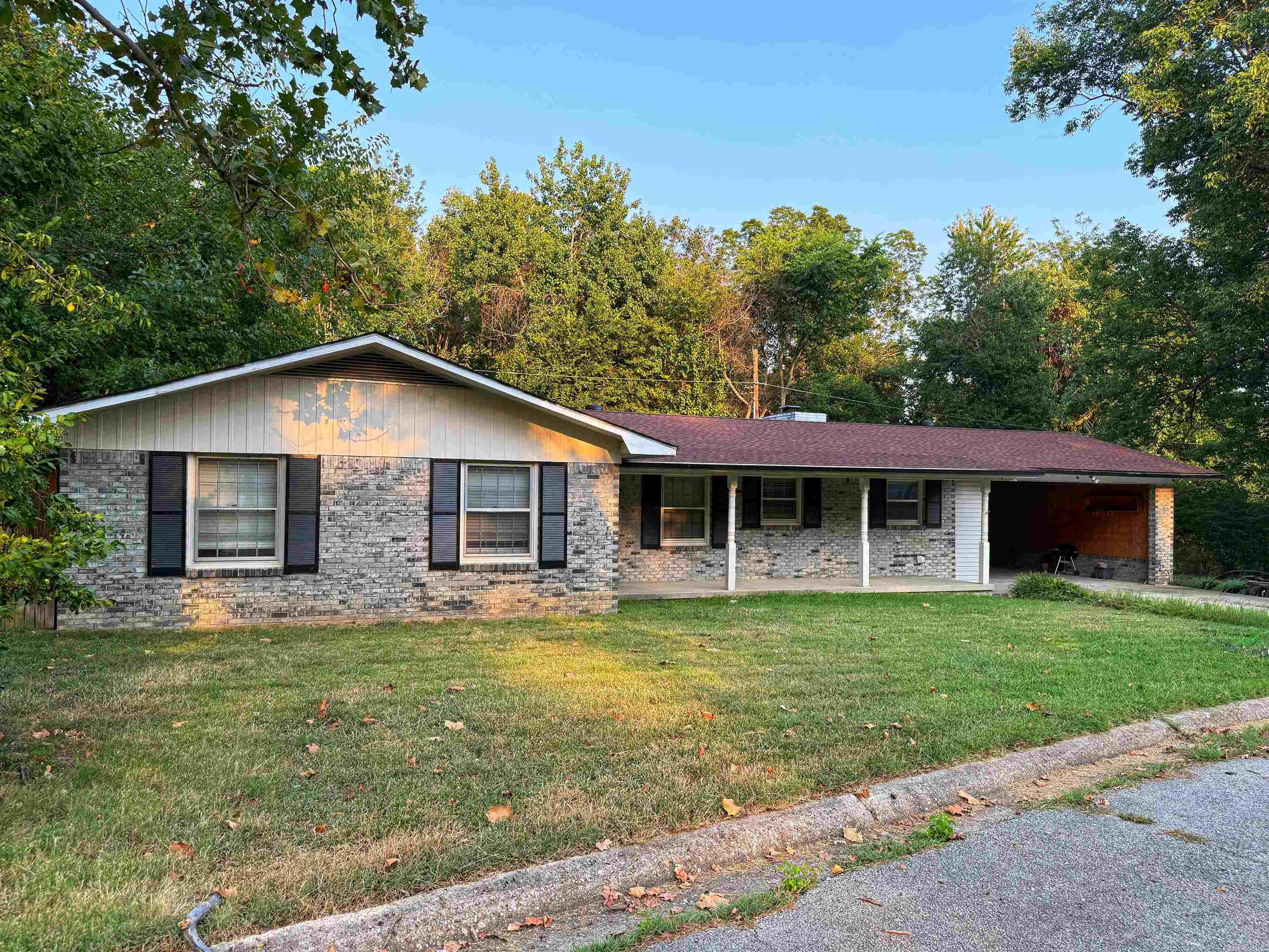 1009 Ridgetop Dr Property Photo 1
