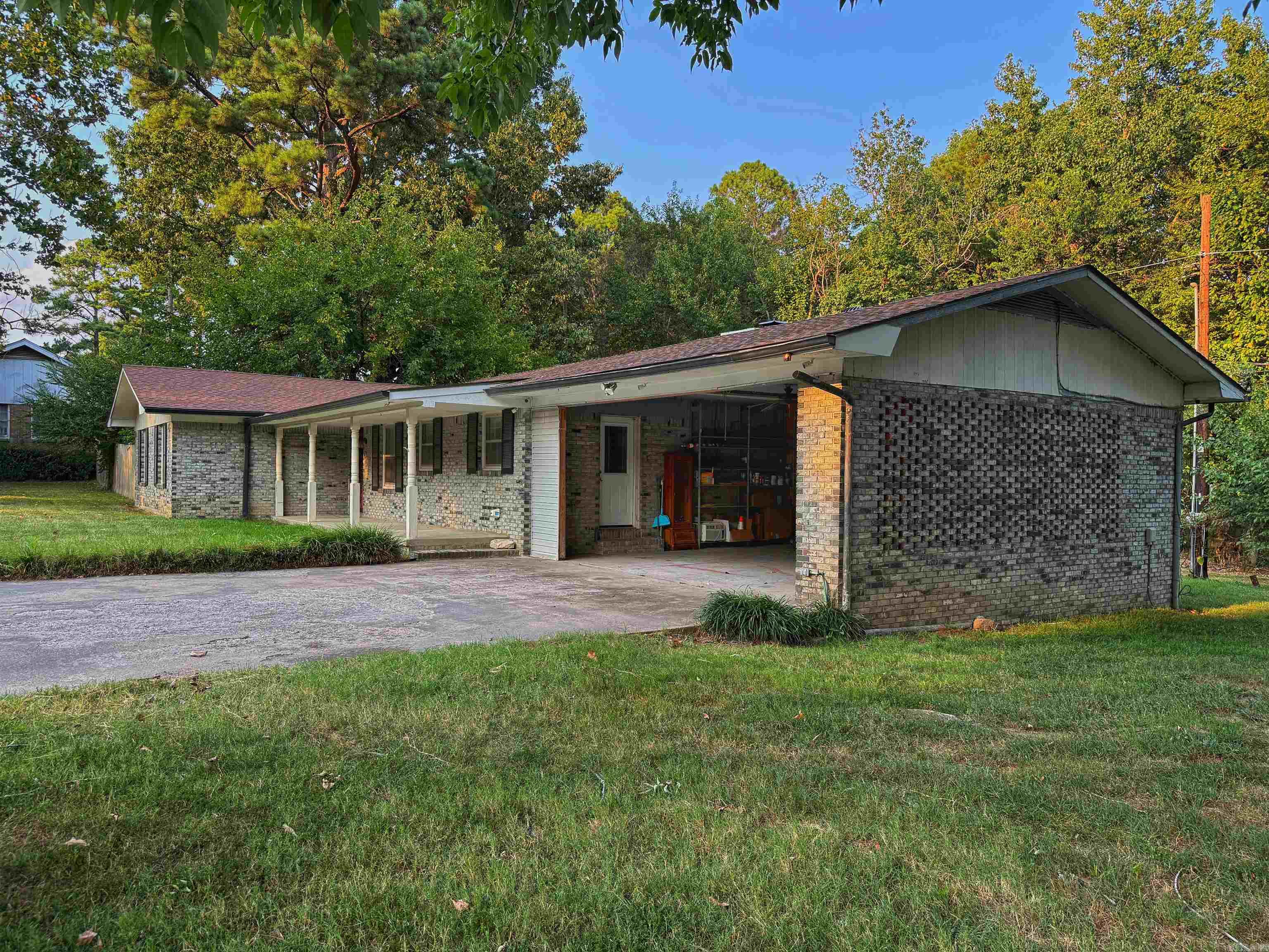 1009 Ridgetop Dr Property Photo 4