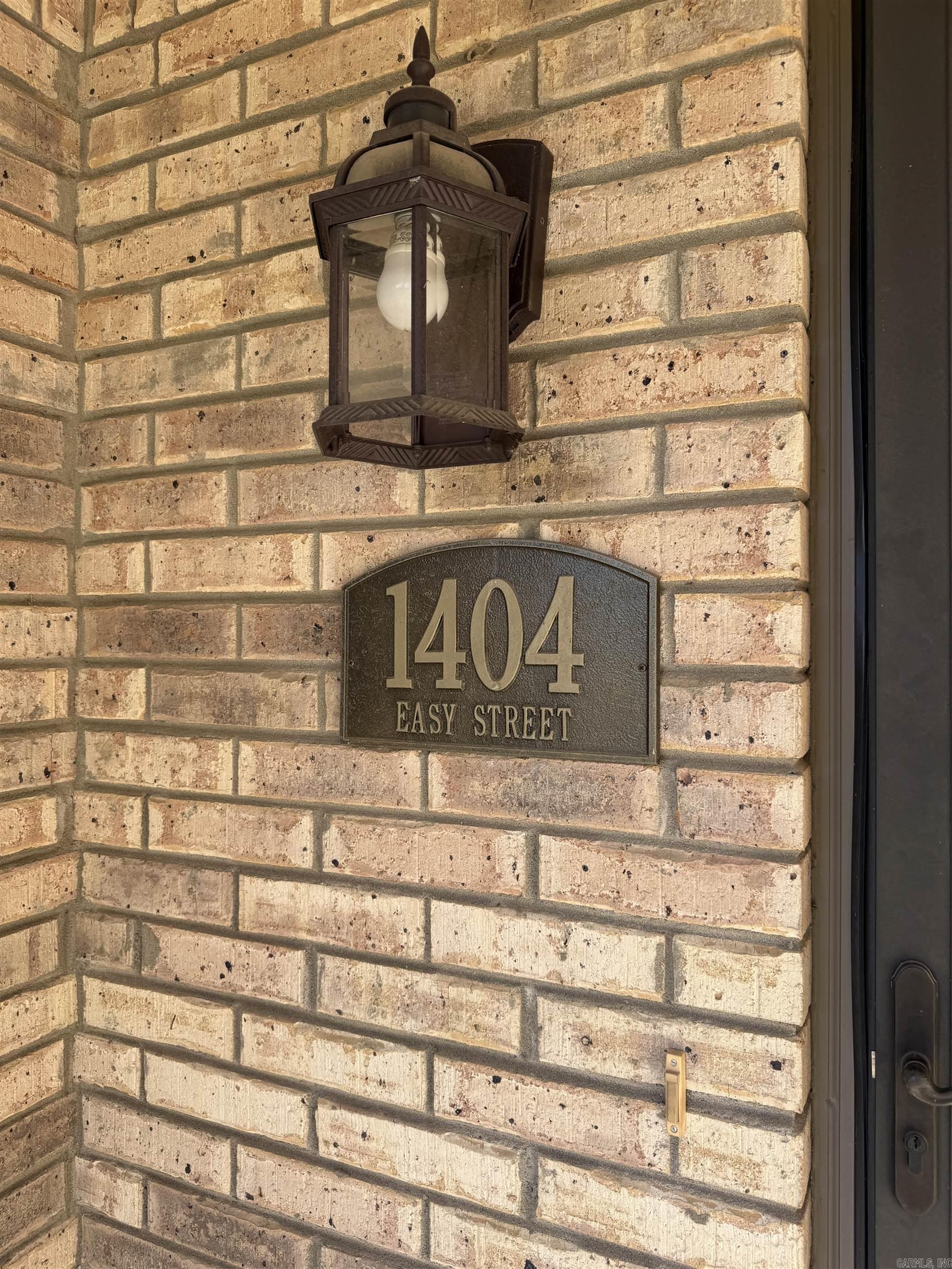 1404 Easy Street Property Photo 2
