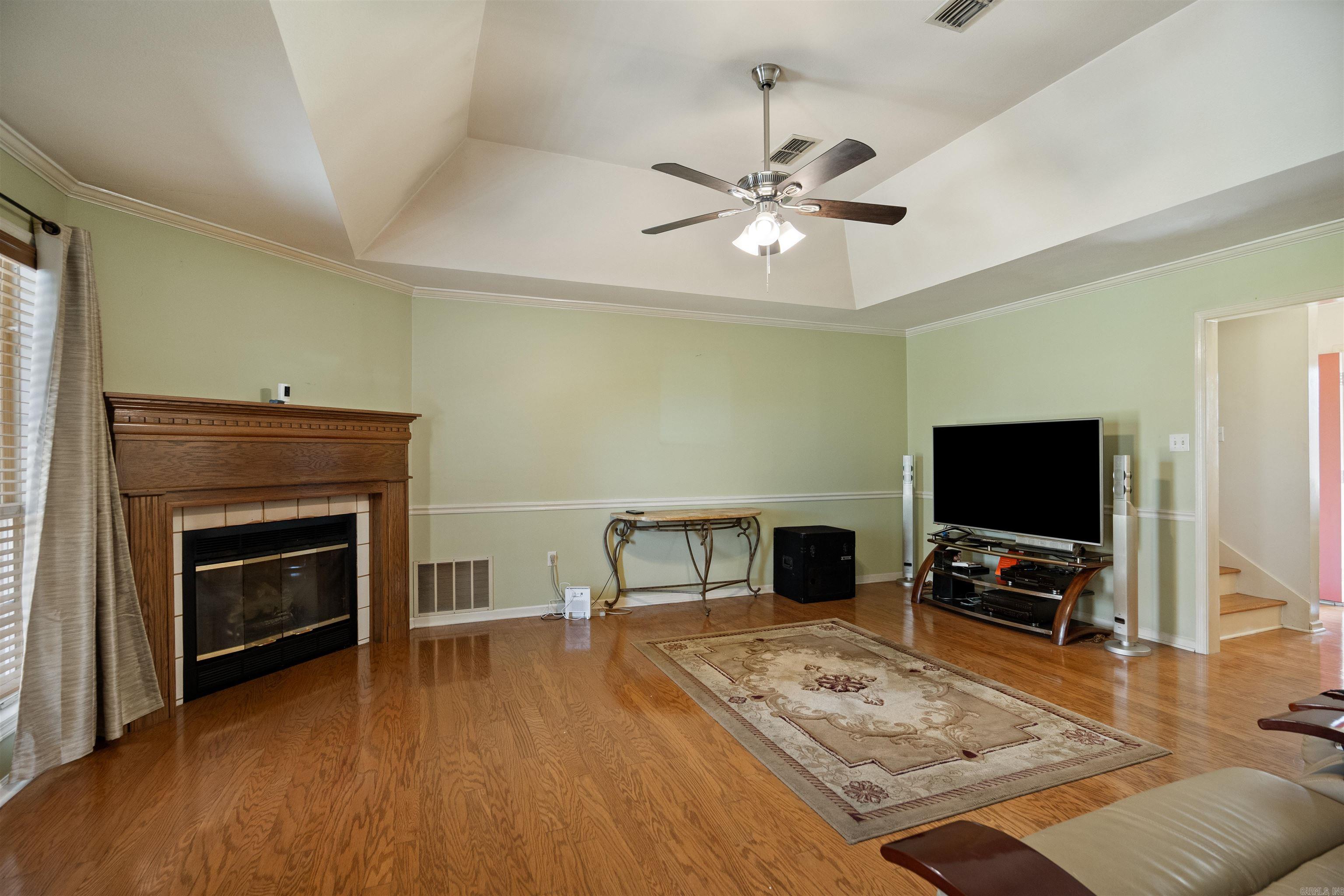 1404 Easy Street Property Photo 5