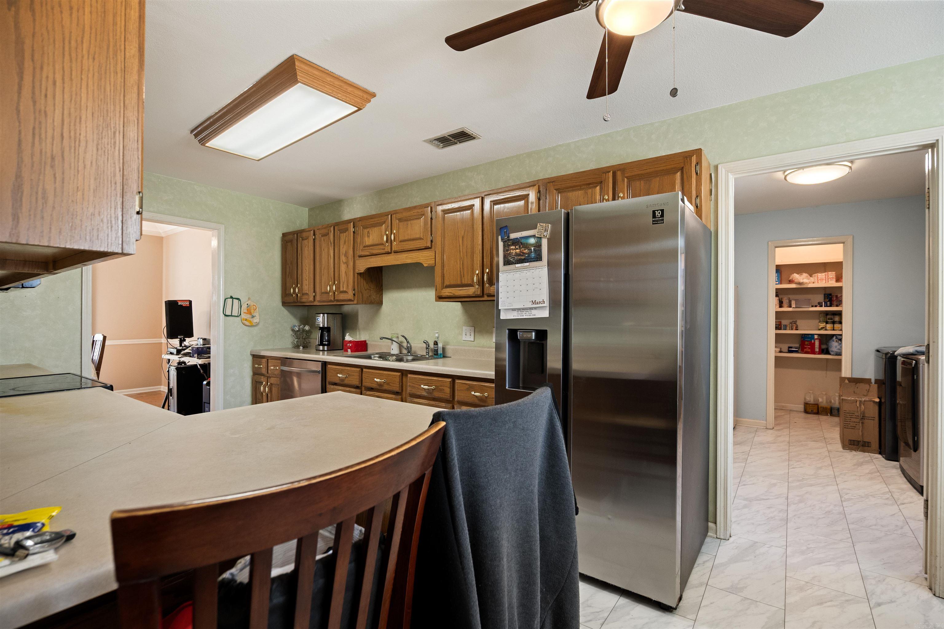 1404 Easy Street Property Photo 7