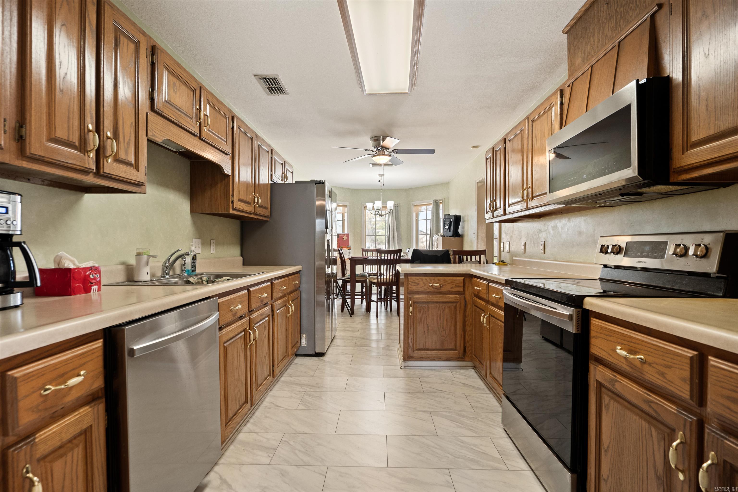 1404 Easy Street Property Photo 8