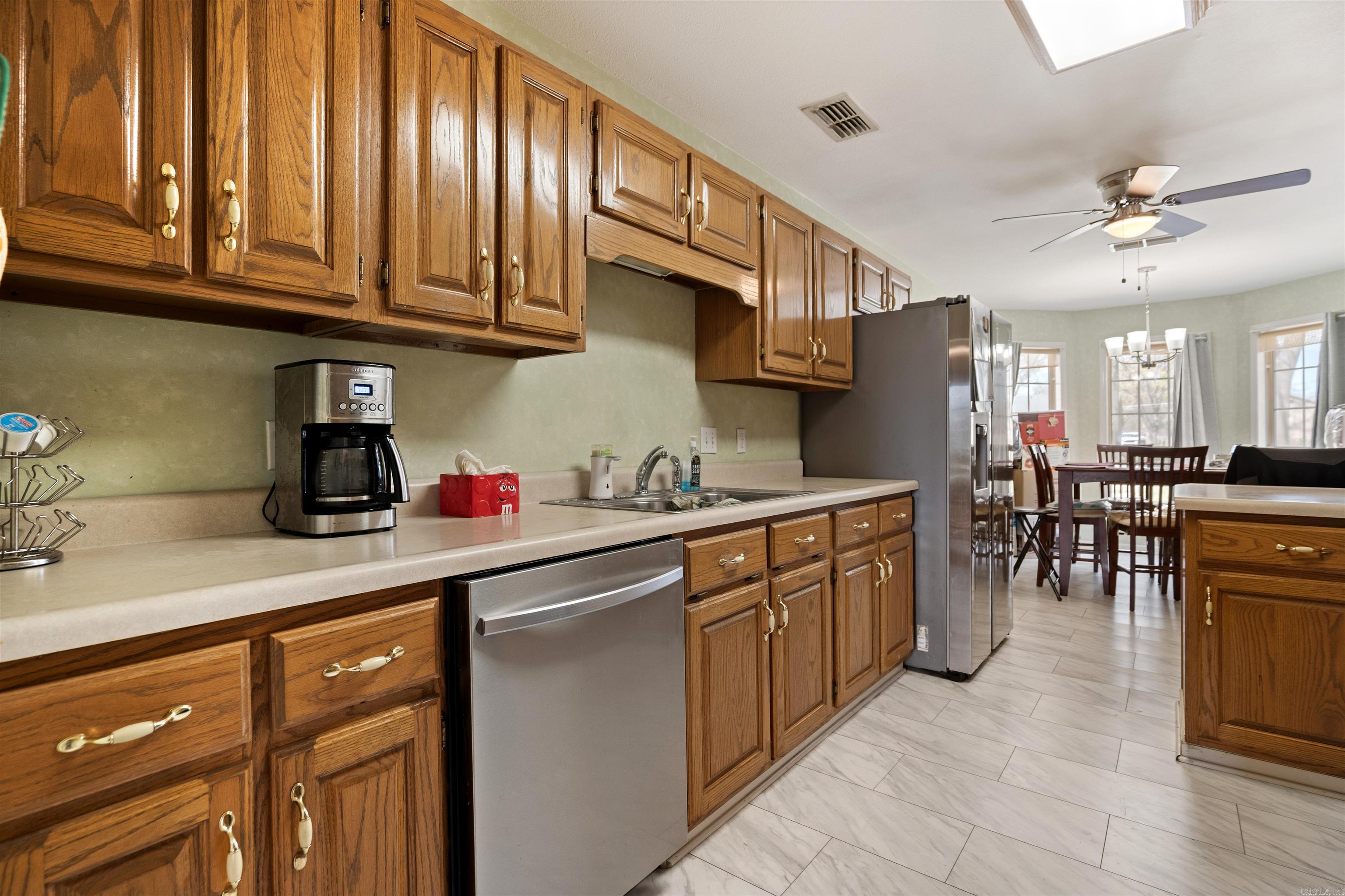 1404 Easy Street Property Photo 9