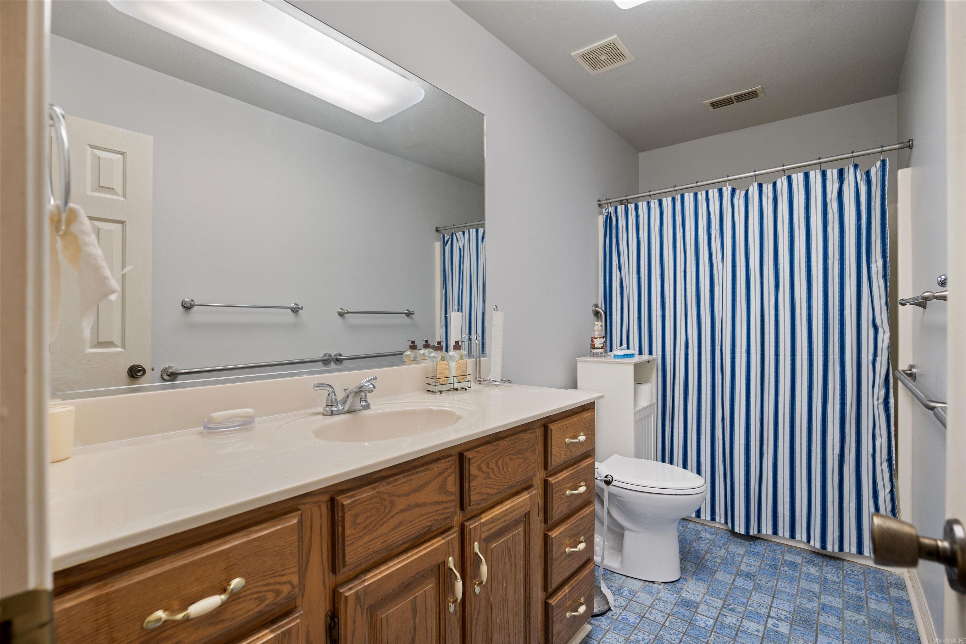 1404 Easy Street Property Photo 18