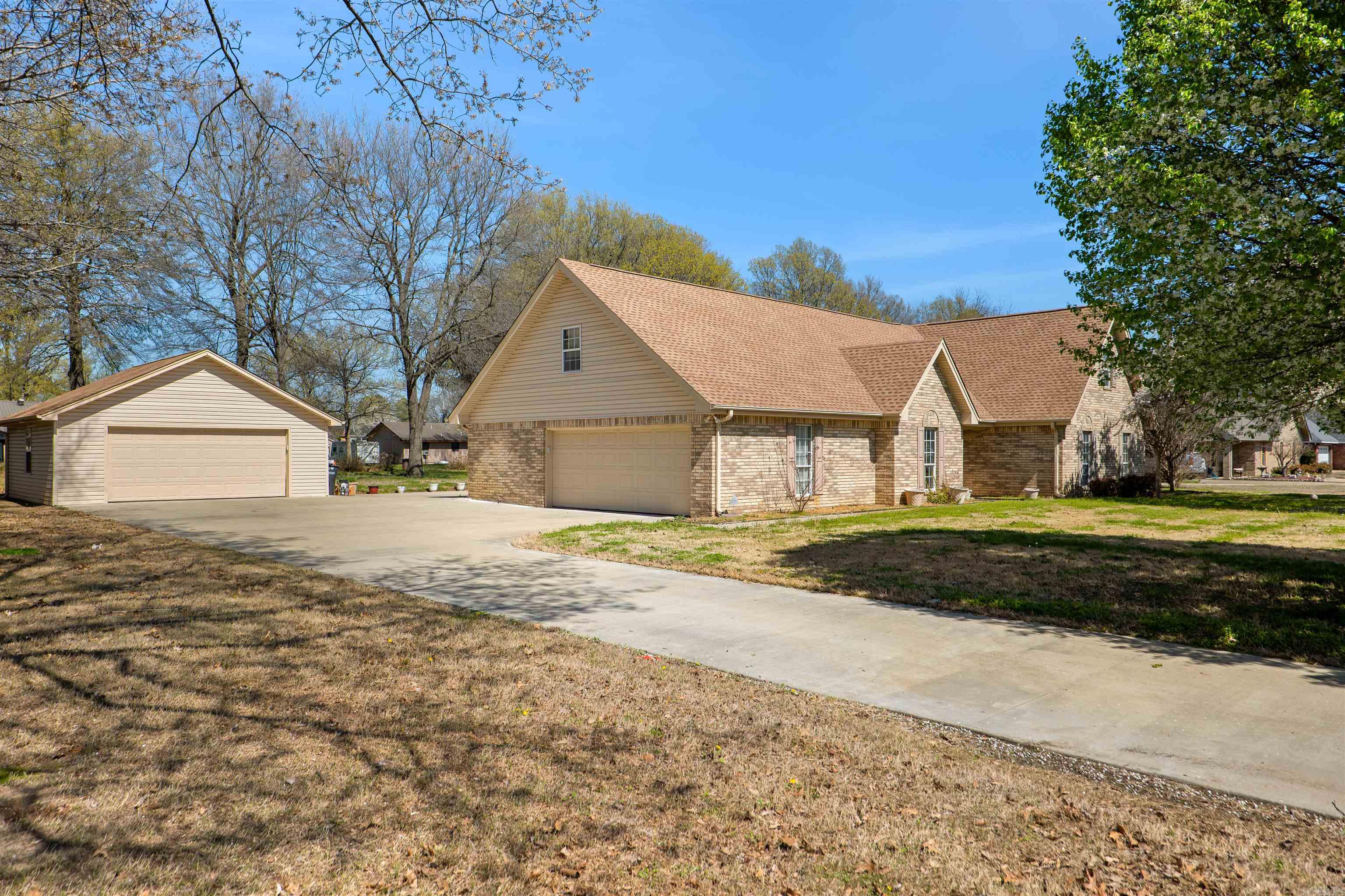 1404 Easy Street Property Photo 22