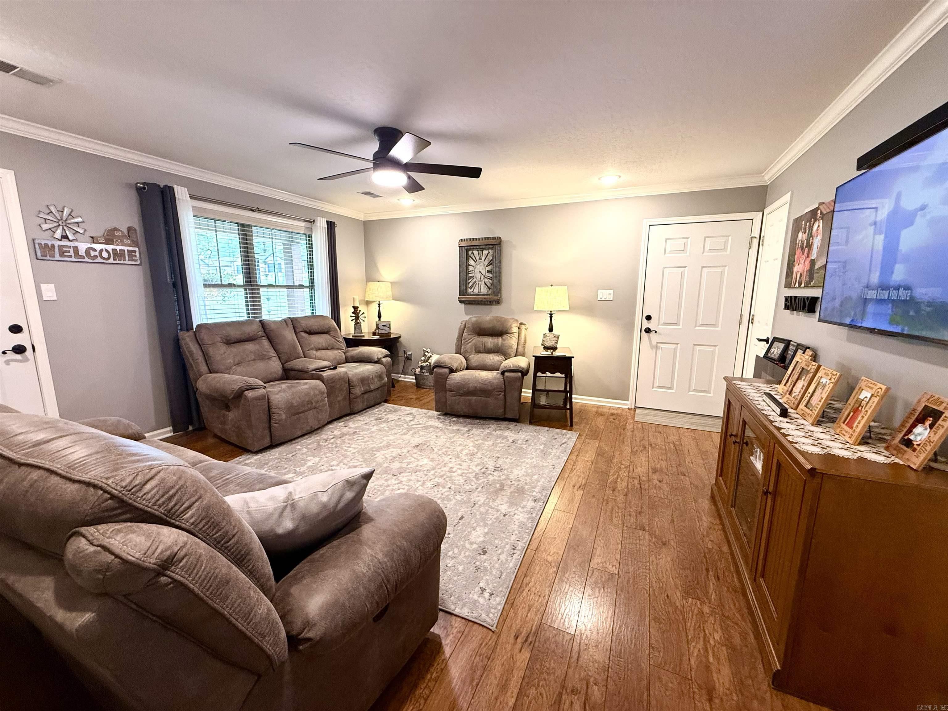 801 Hillview Property Photo 3