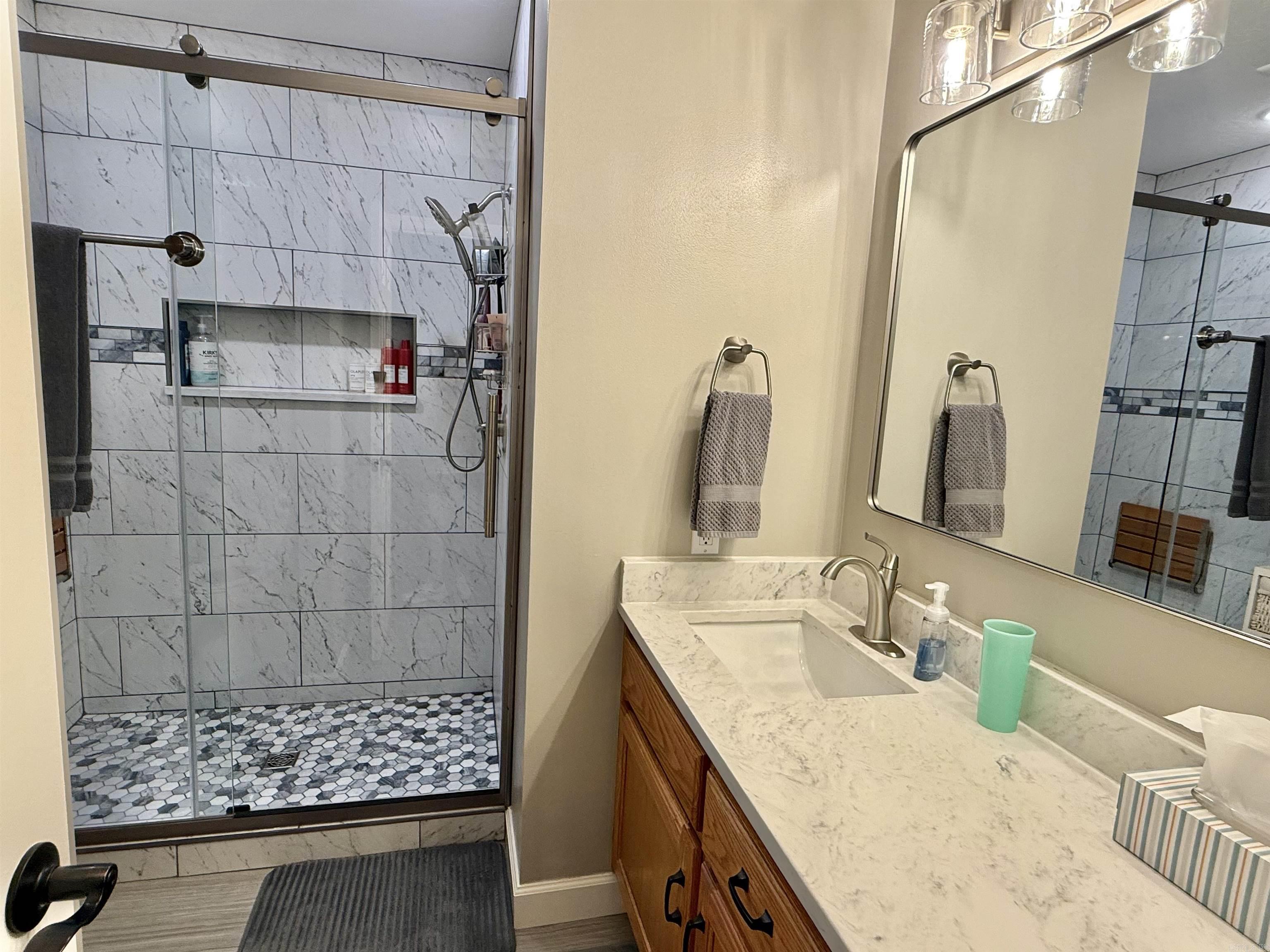 801 Hillview Property Photo 8
