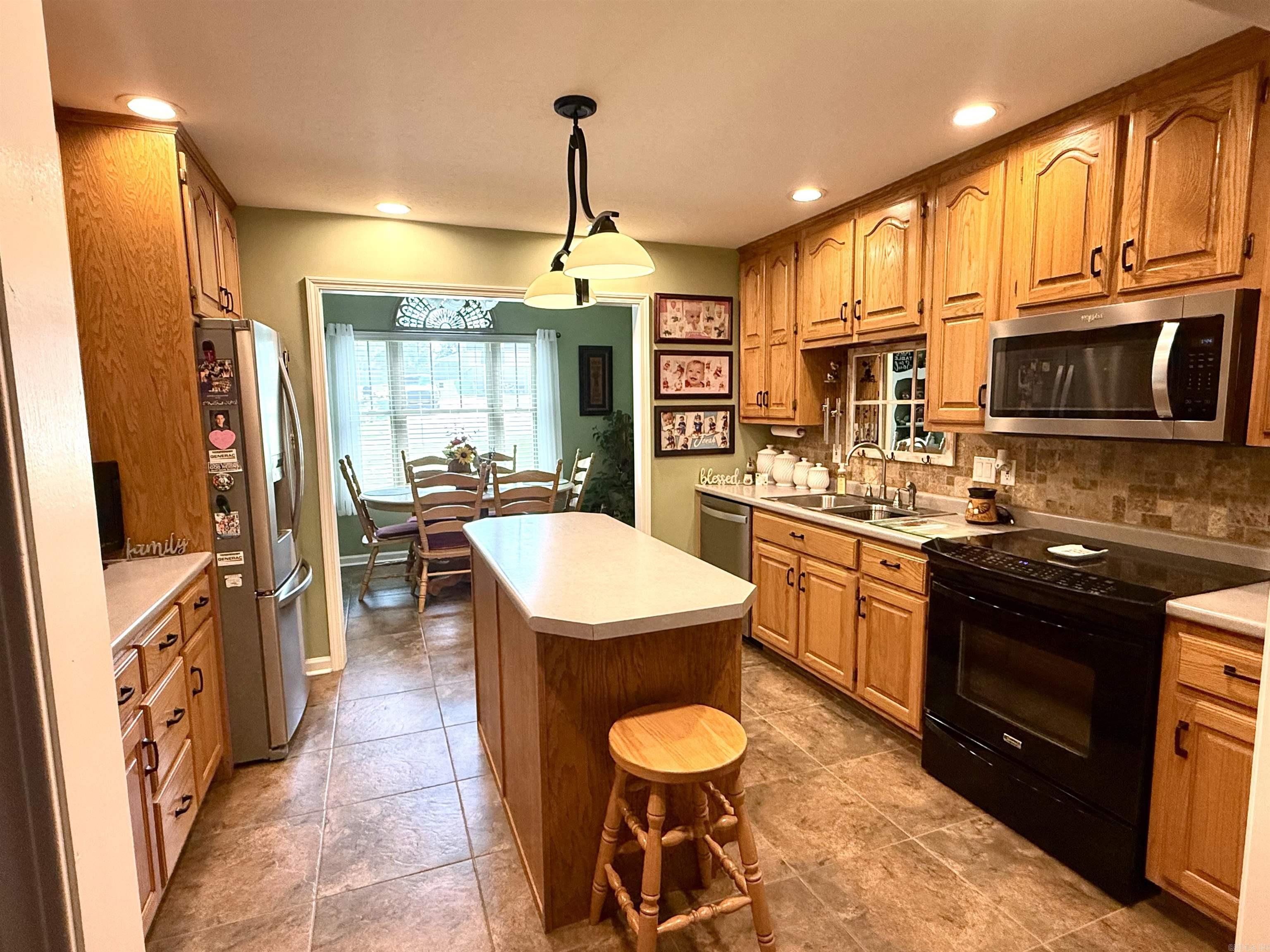 801 Hillview Property Photo 10