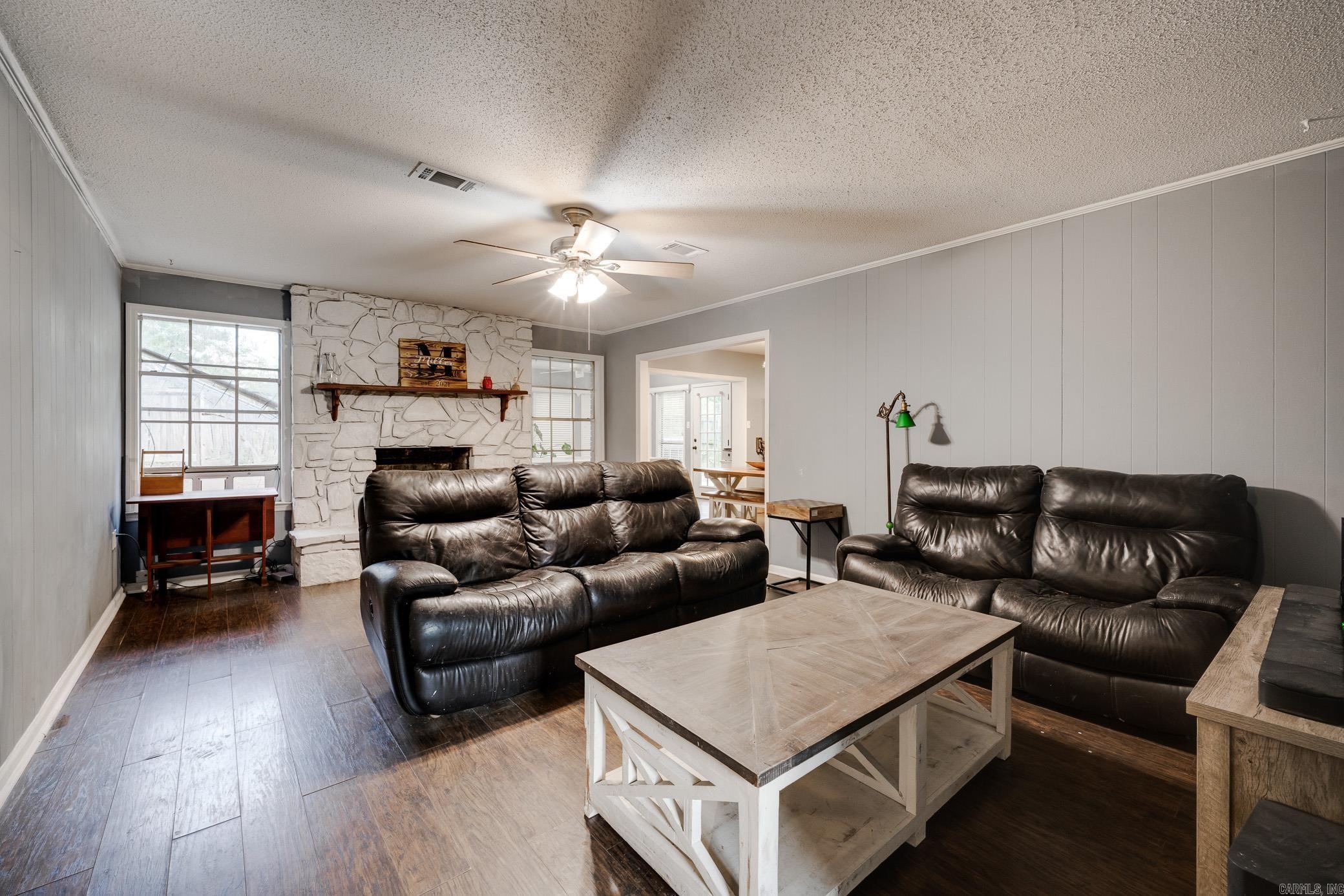 1320 Sunset Drive Property Photo 4