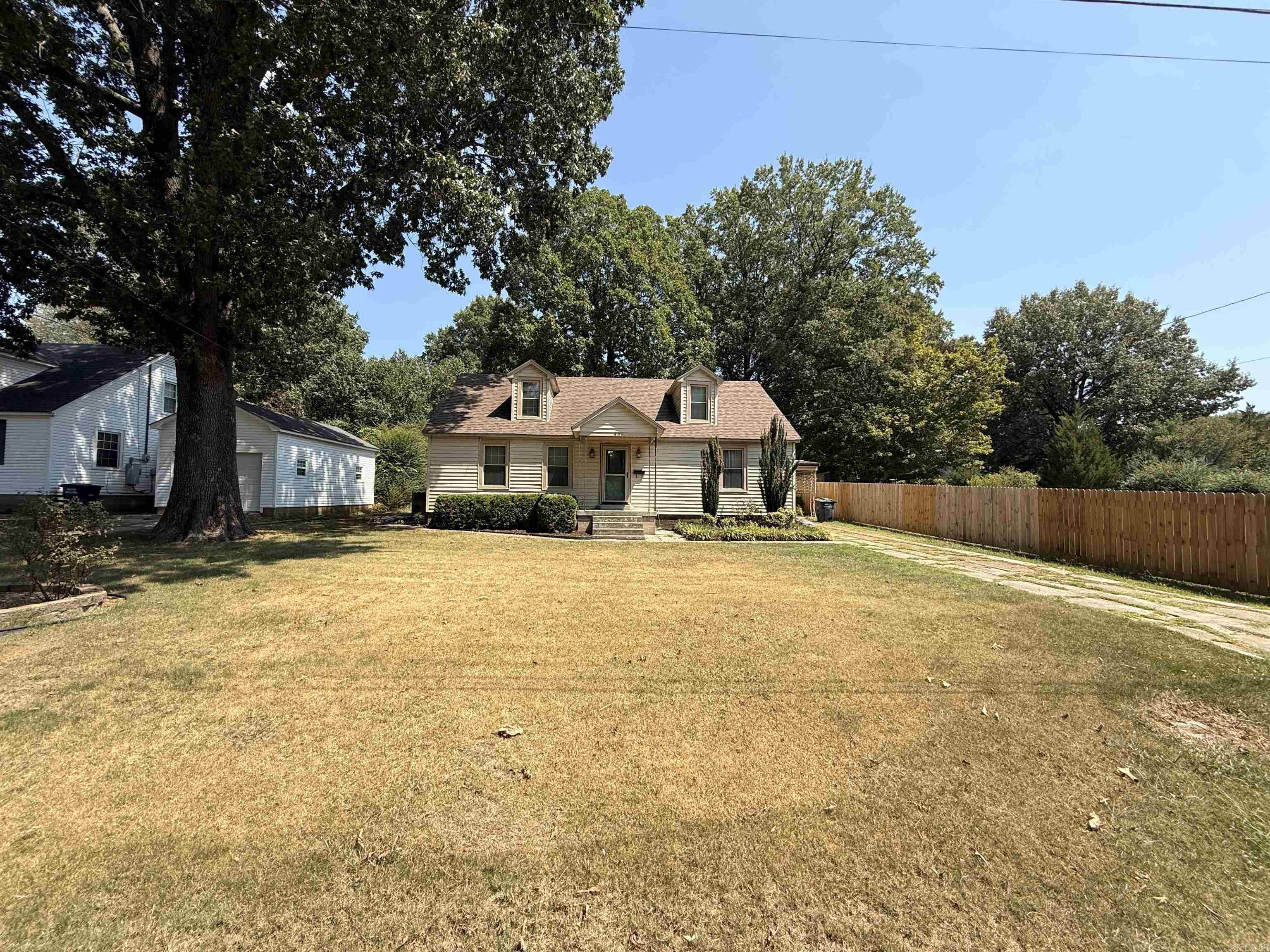551 N 5th Avenue Property Photo 1