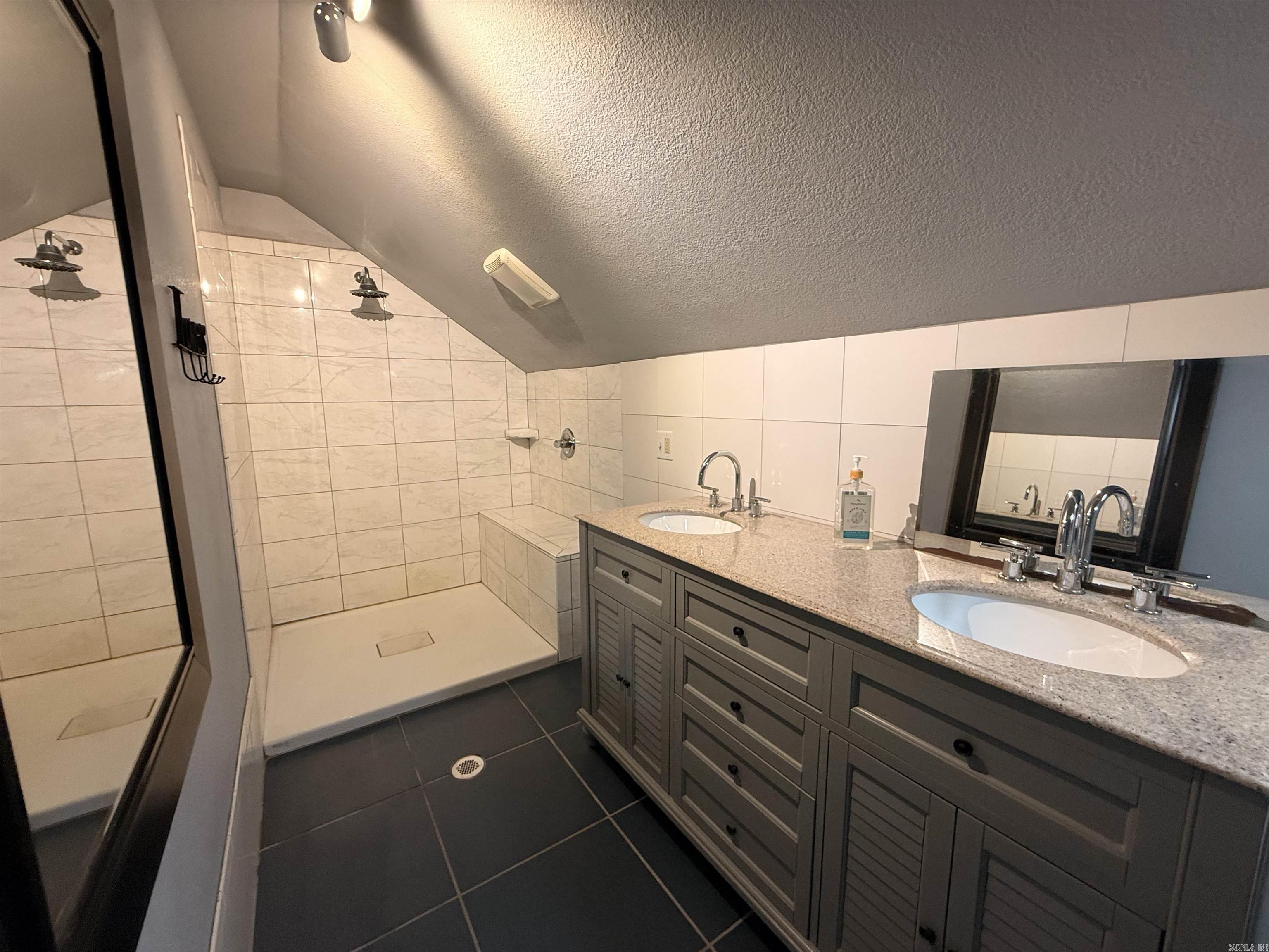 551 N 5th Avenue Property Photo 15