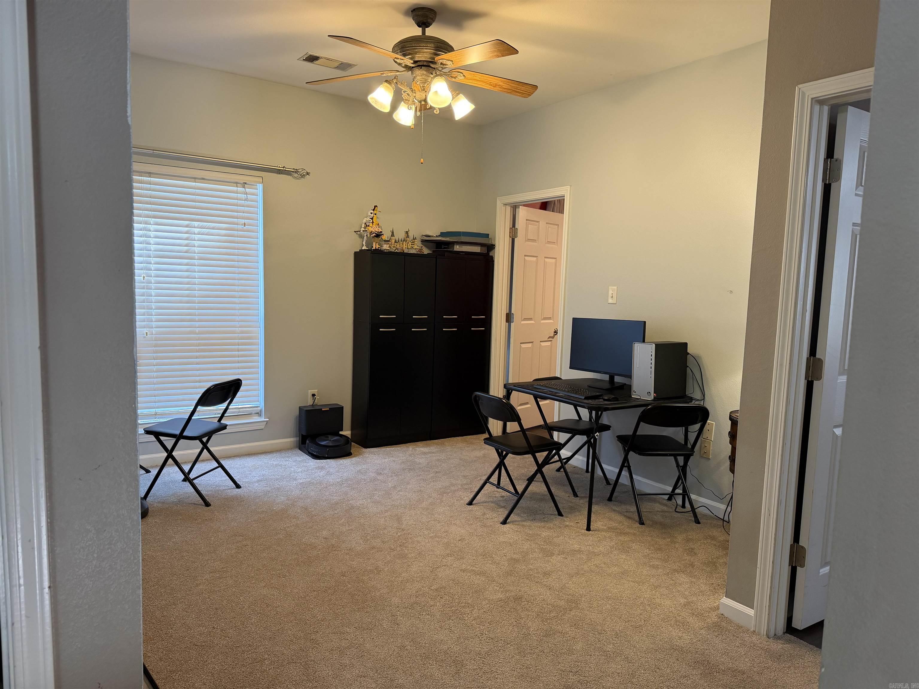 2210 S Fox Trail Property Photo 18