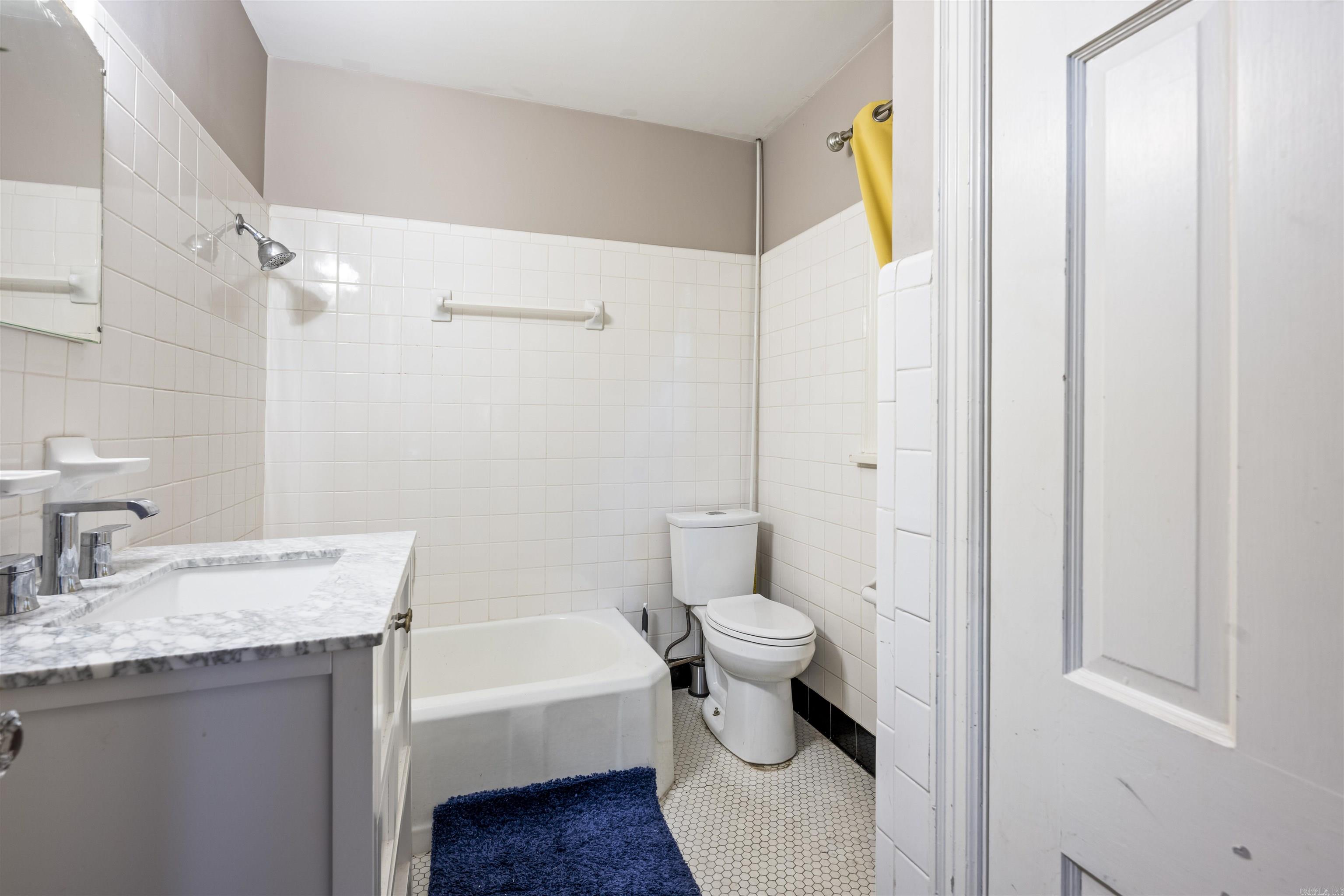 221 W. 18th St. Property Photo 22