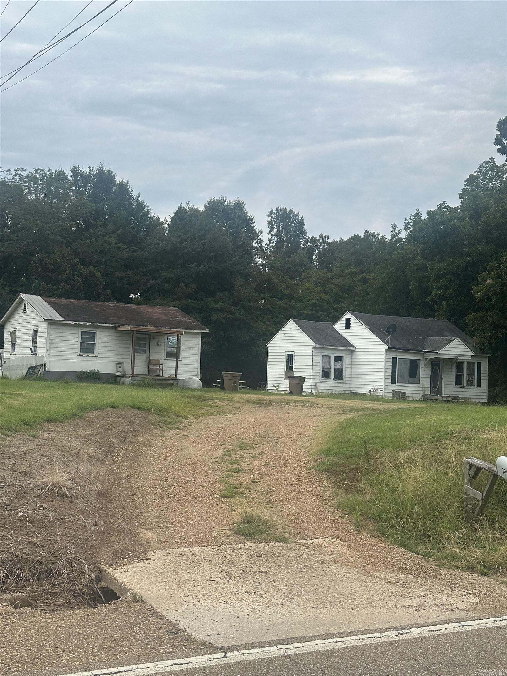 1824 E Broadway Property Photo 1