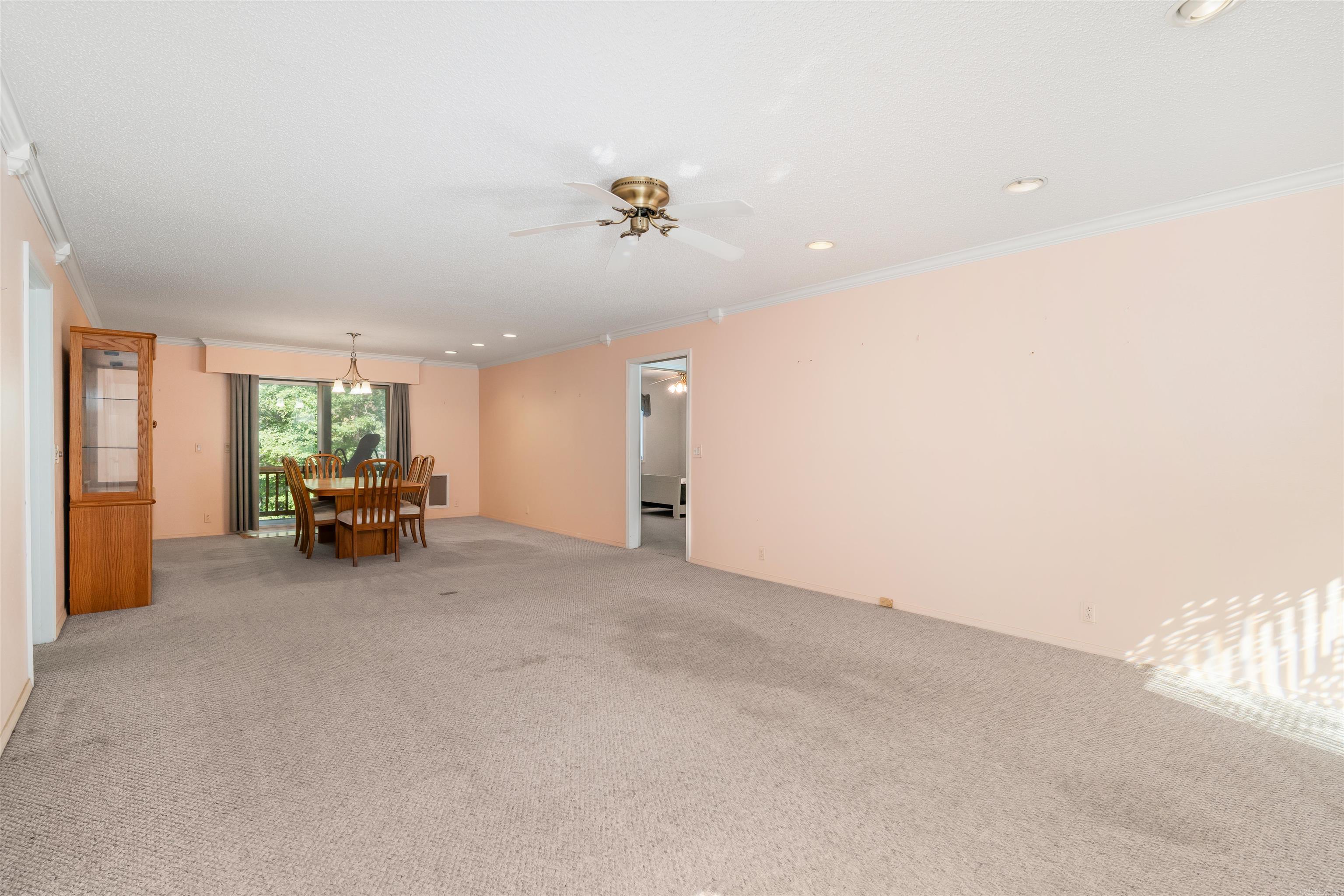 23 Coronado Lane Property Photo 6