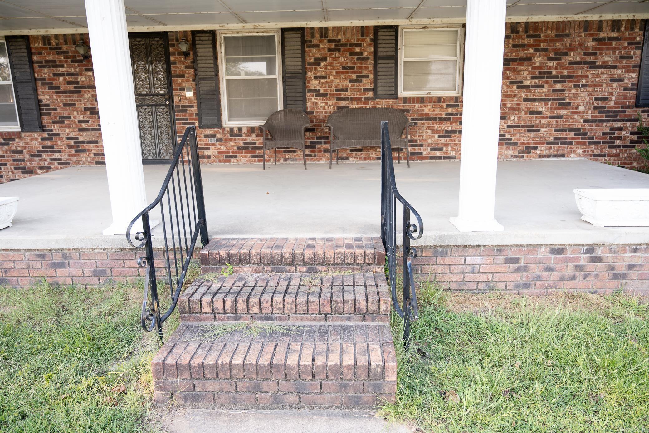 1002 Sycamore Drive Property Photo 4
