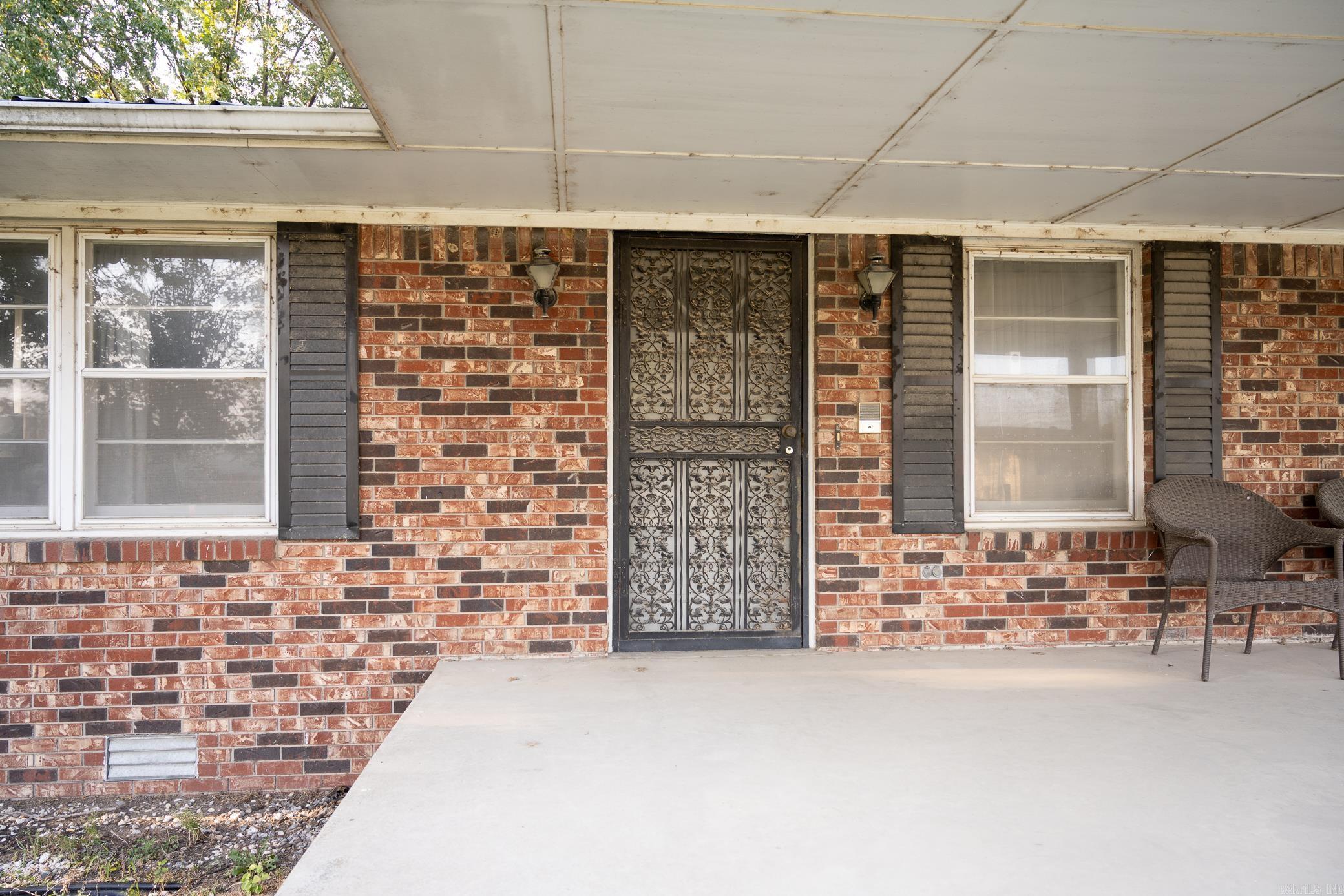 1002 Sycamore Drive Property Photo 5