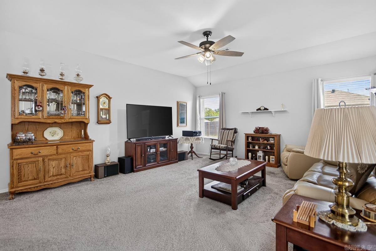 3000 Emerald Park Trail Property Photo 8