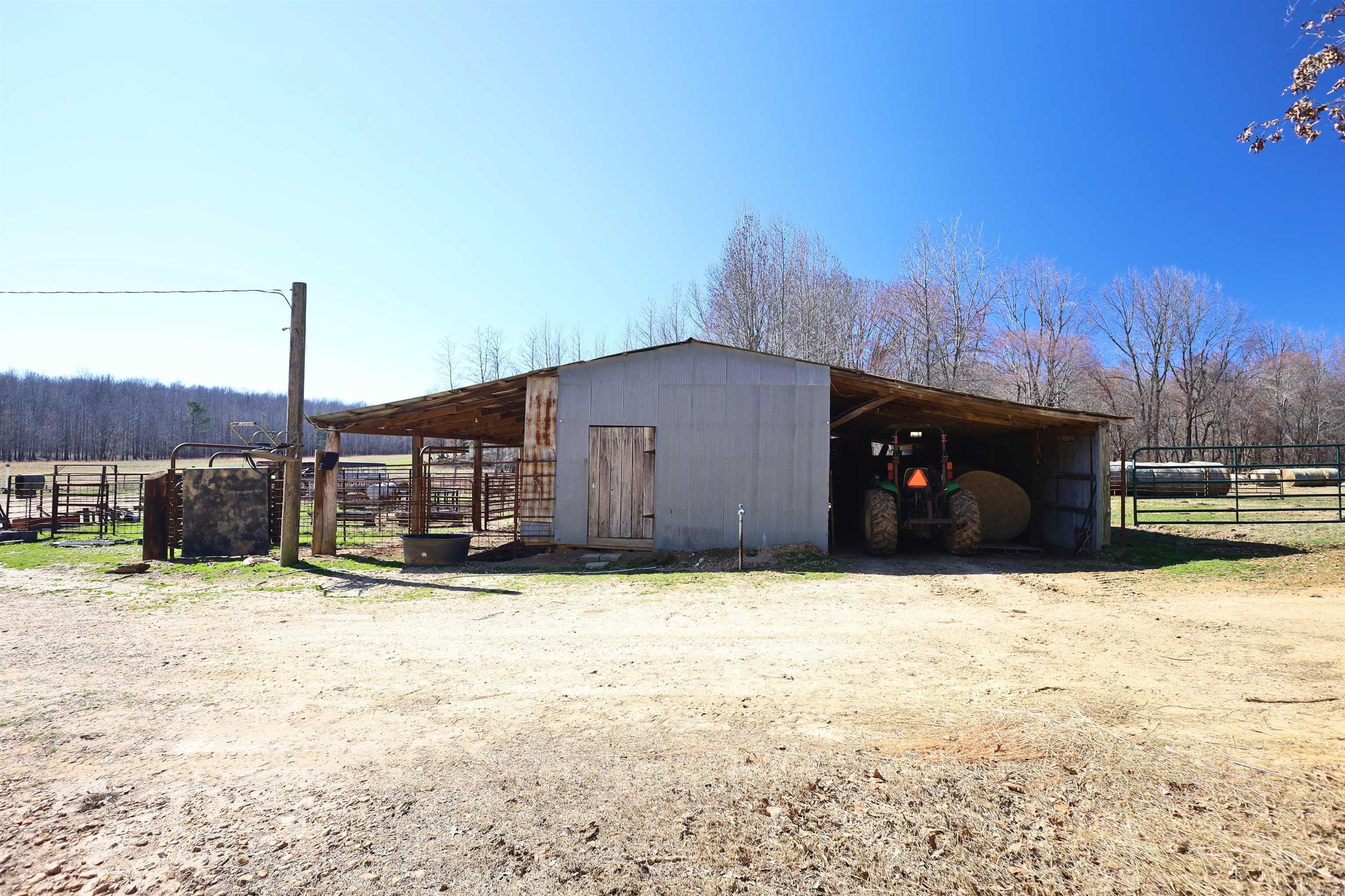 303 County Road 401 Property Photo 32