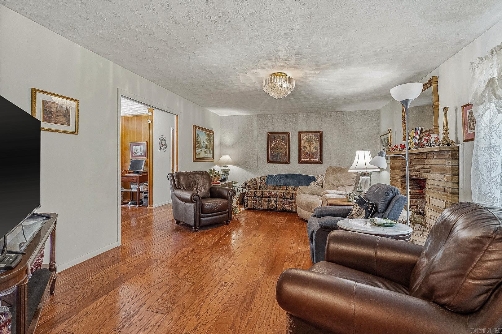1106 Cardinal Road Property Photo 11