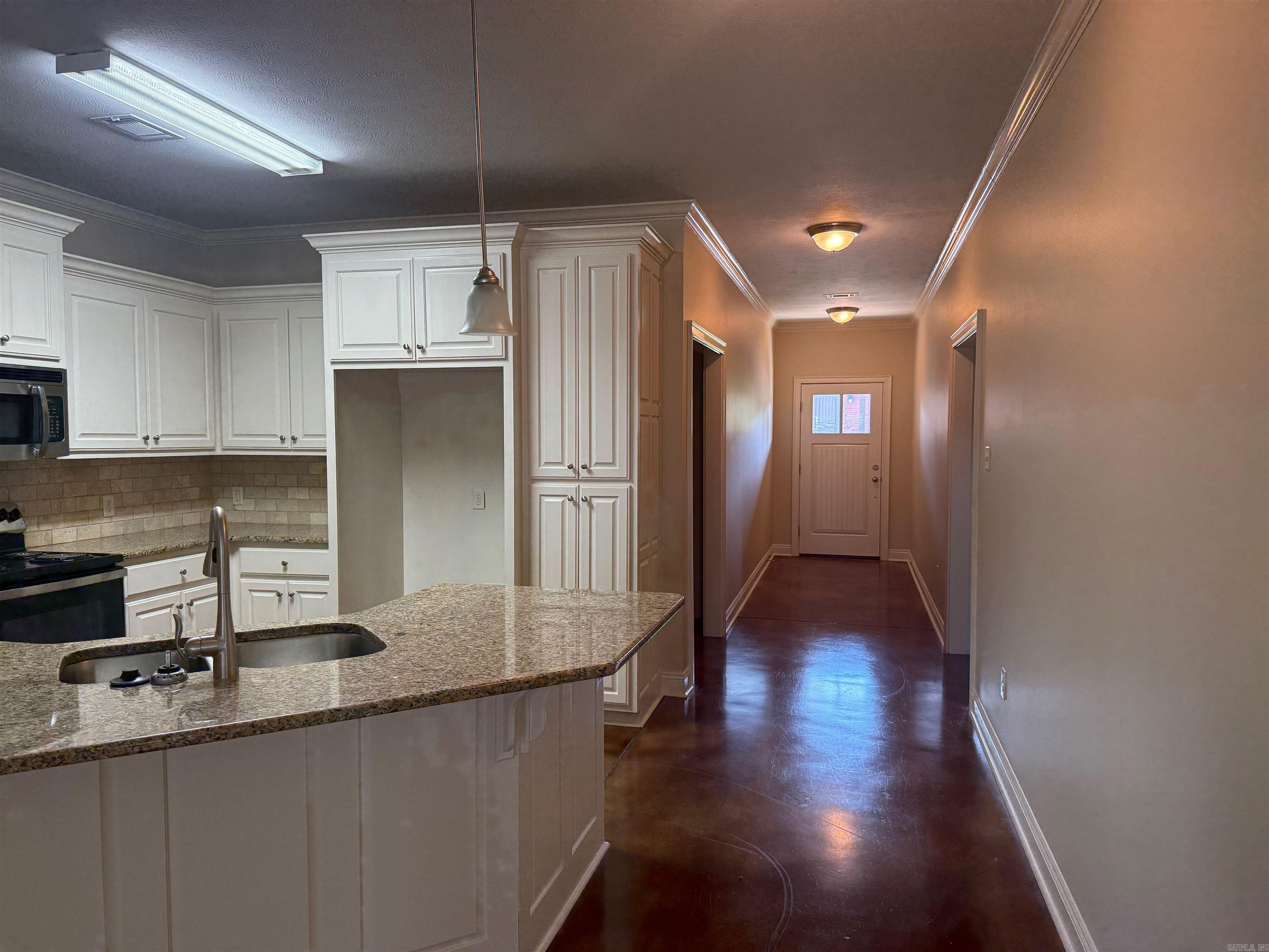 2575 Eighteen Loop Property Photo 4
