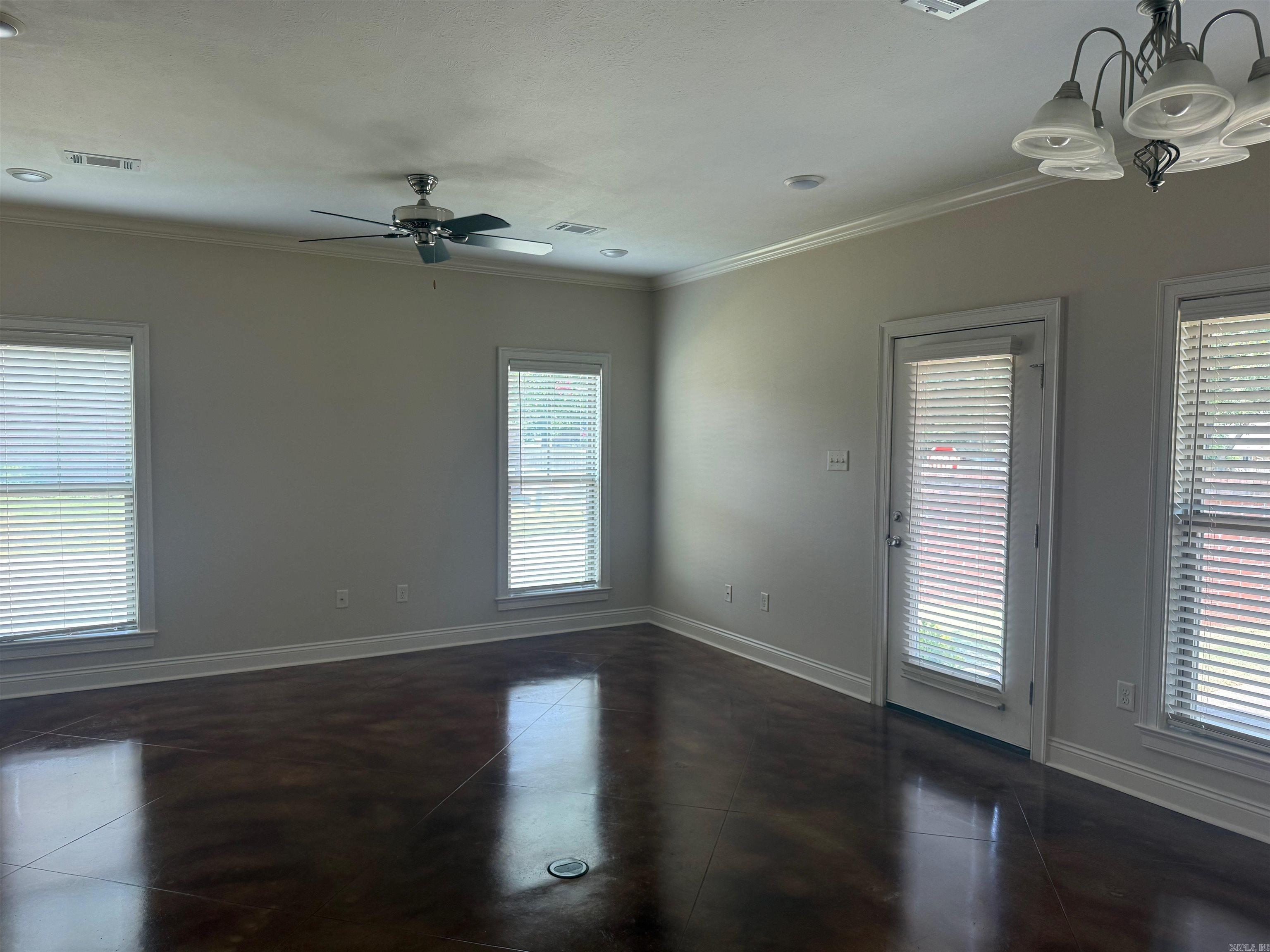 2575 Eighteen Loop Property Photo 5