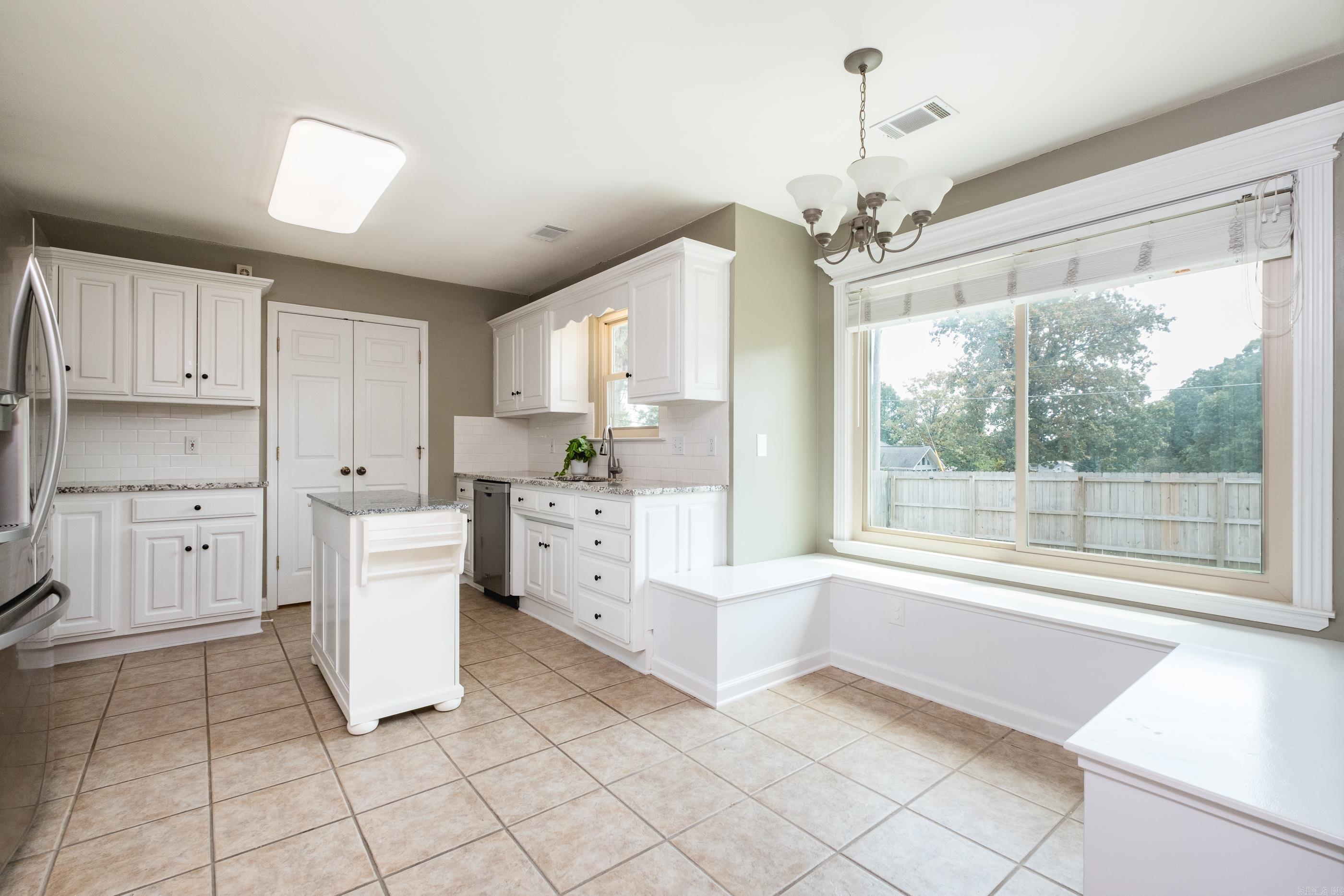 10791 Stoneridge Drive Property Photo 11