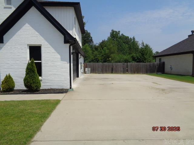 2928 Creekside Drive Property Photo 4