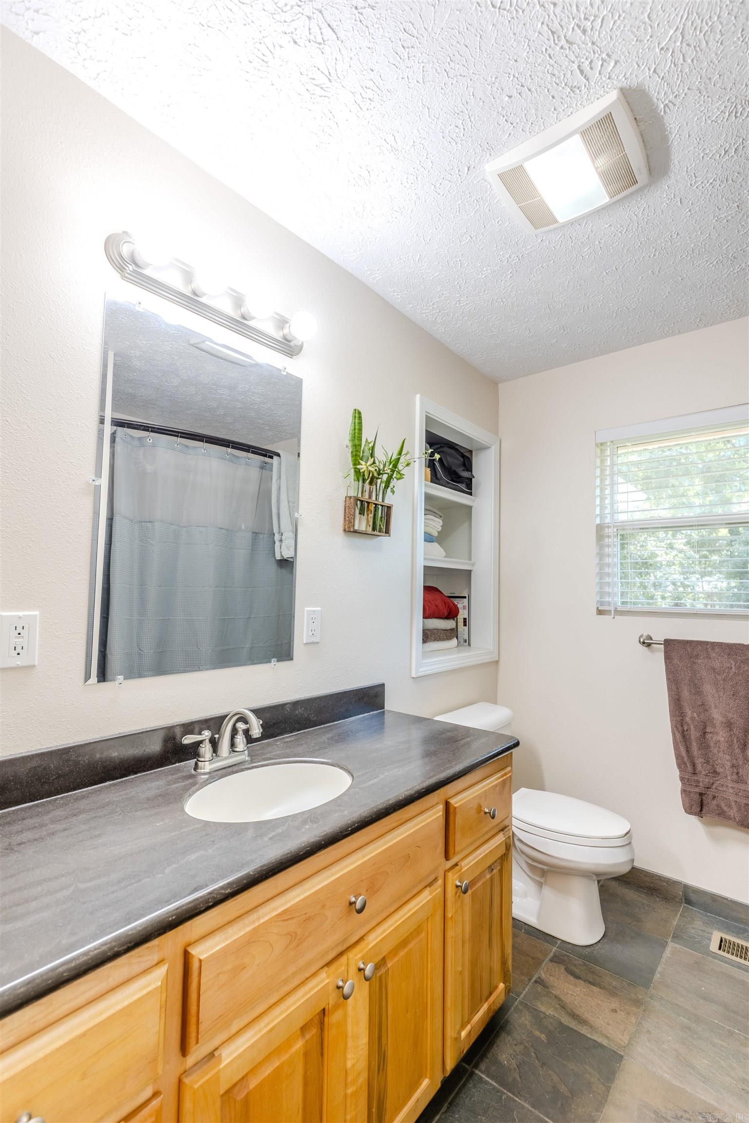 316 Young Street Property Photo 25
