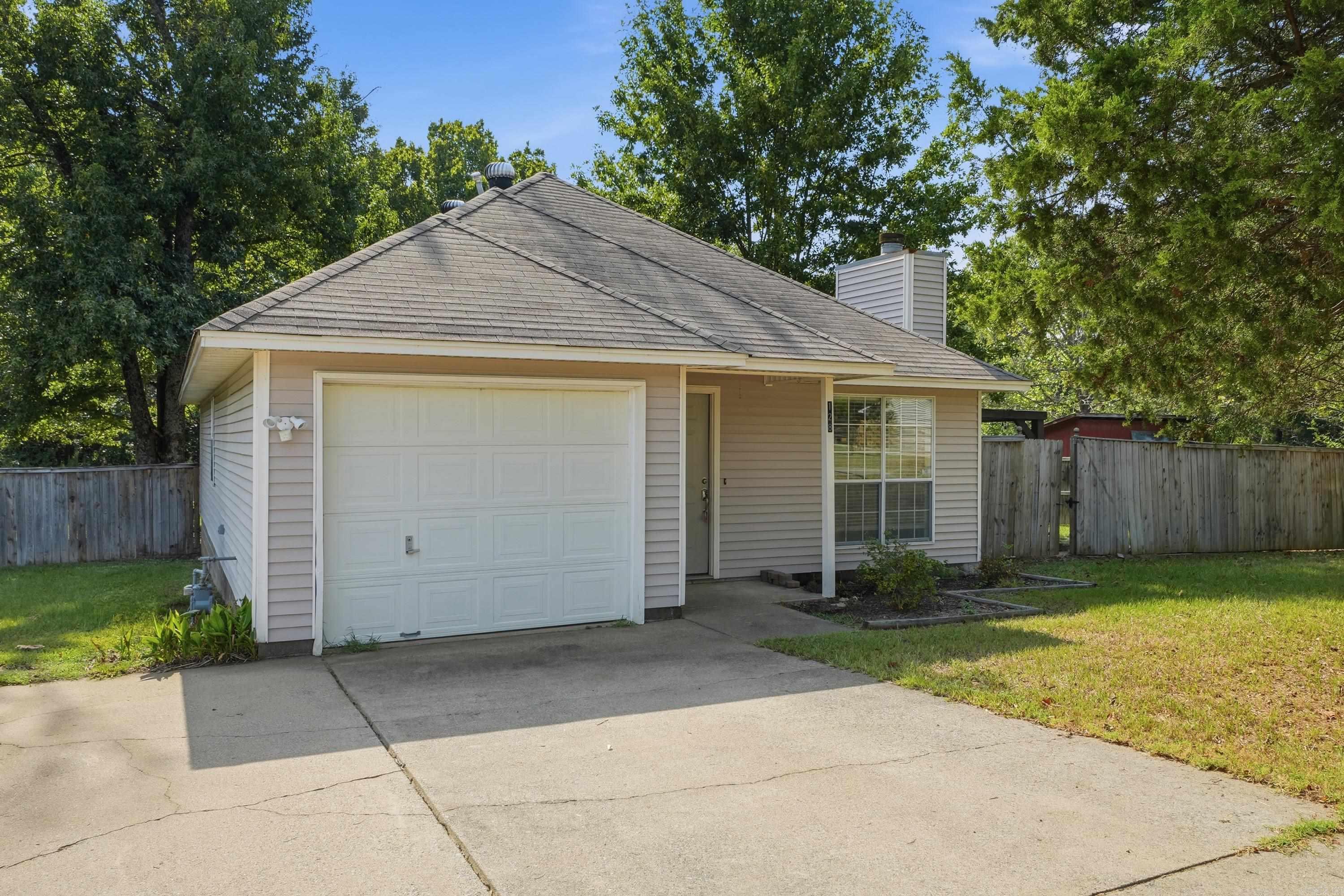128 Eve Lane Property Photo 3