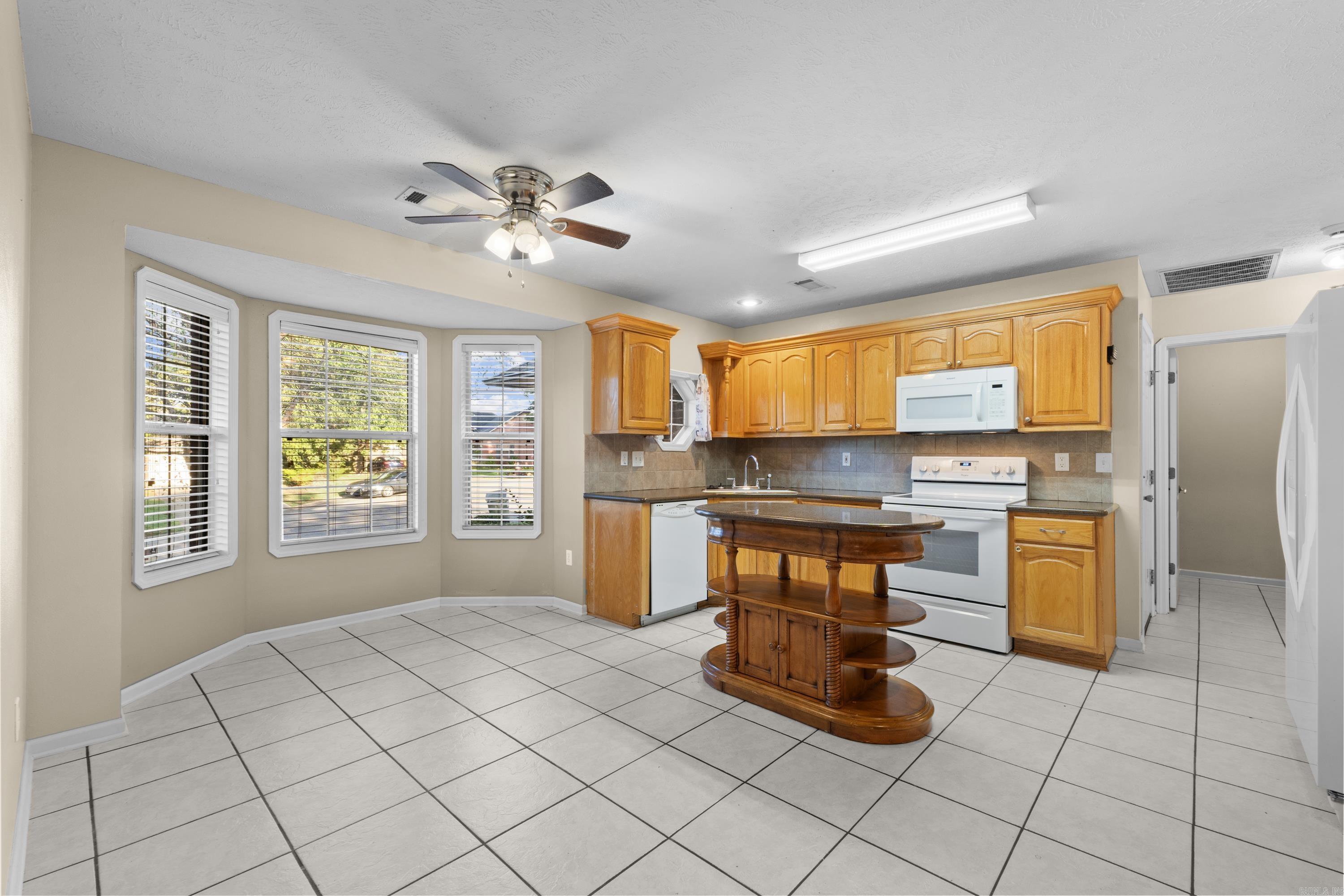 1670 Nuthatch Cir Property Photo 9