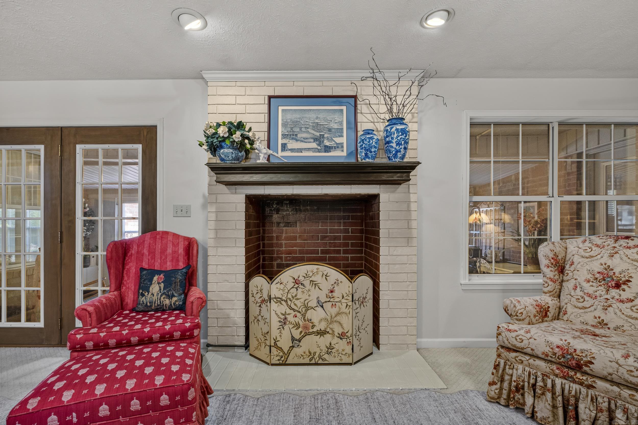 304 Live Oak Property Photo 11