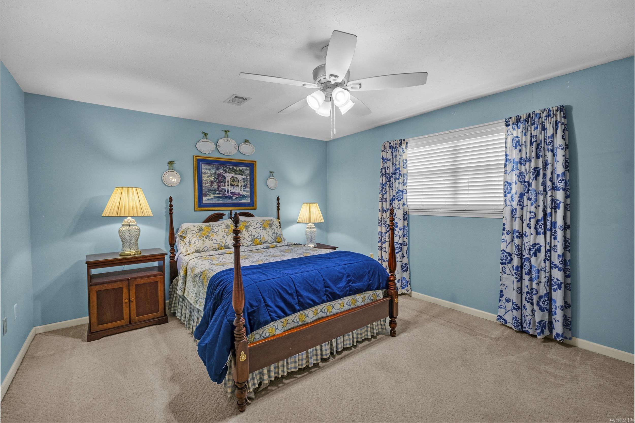 304 Live Oak Property Photo 21