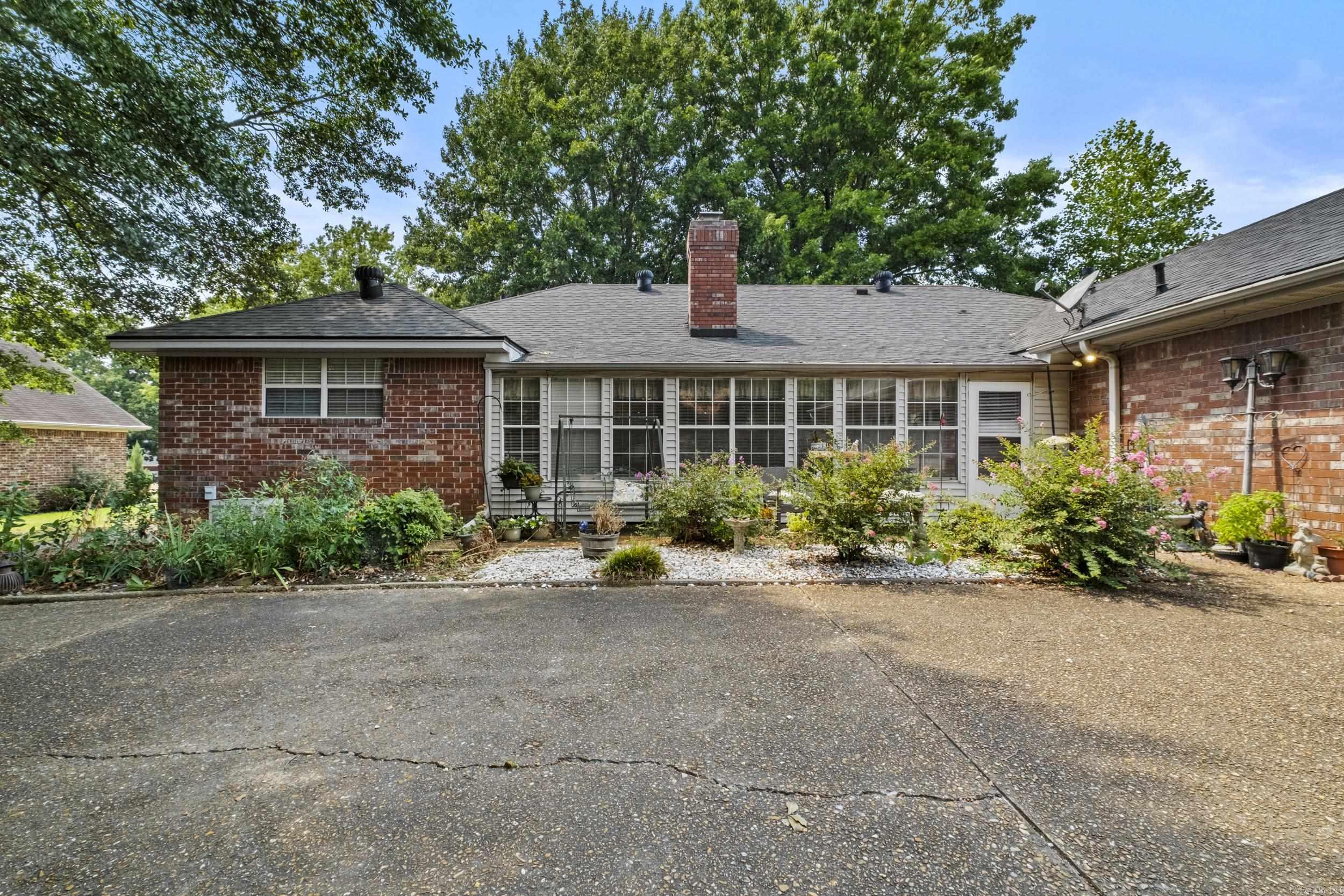 304 Live Oak Property Photo 43