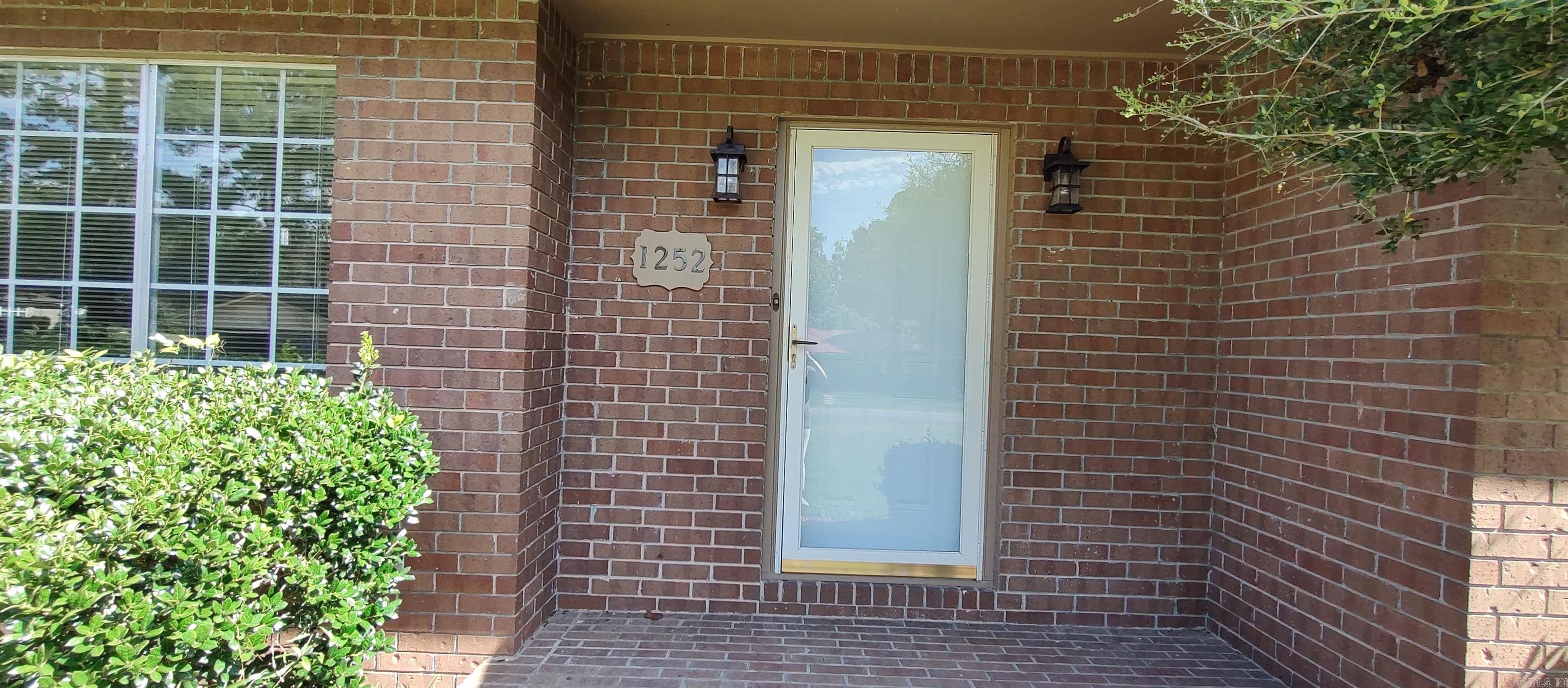 1252 Moses Property Photo 1