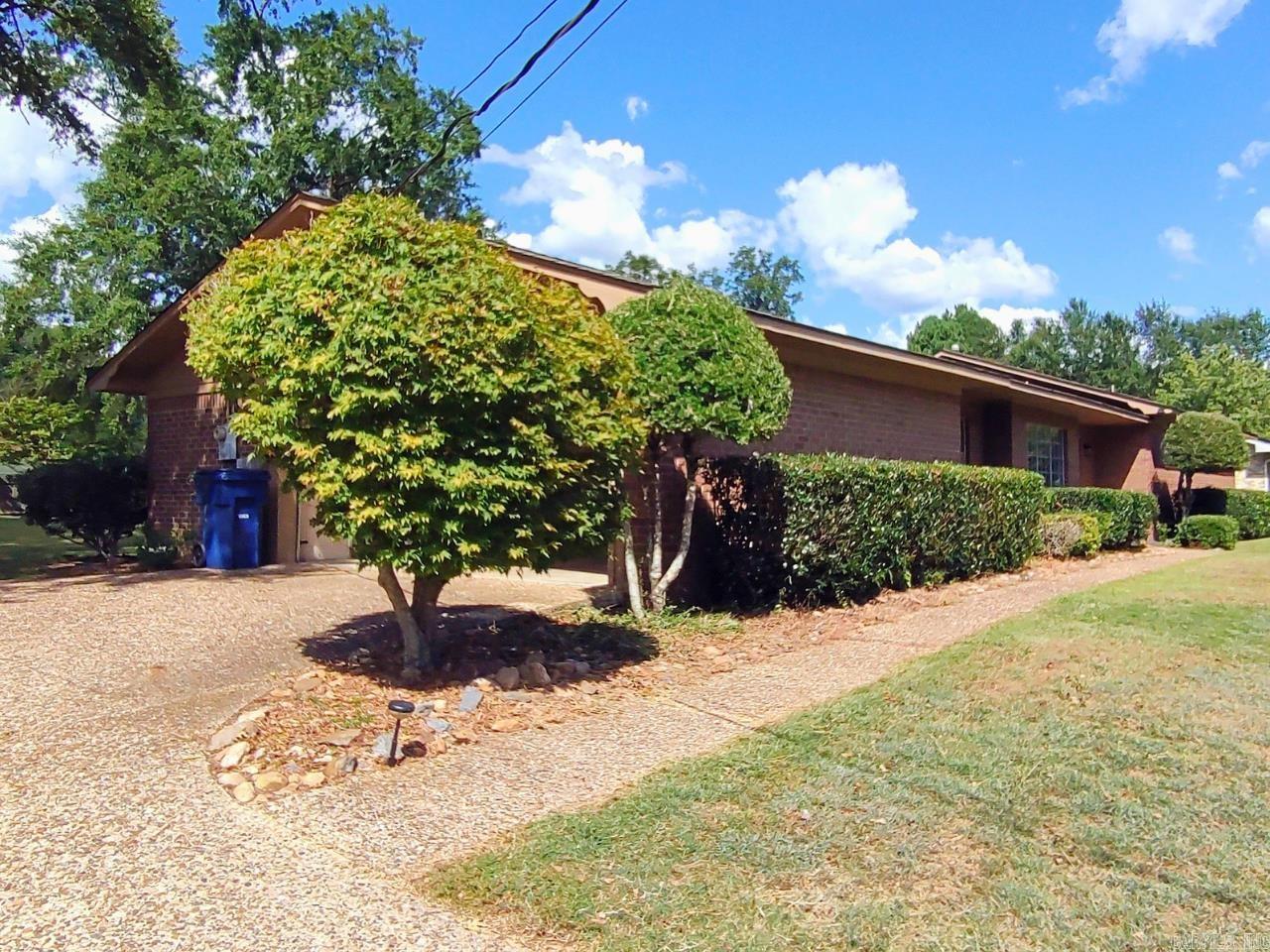 1252 Moses Property Photo 3