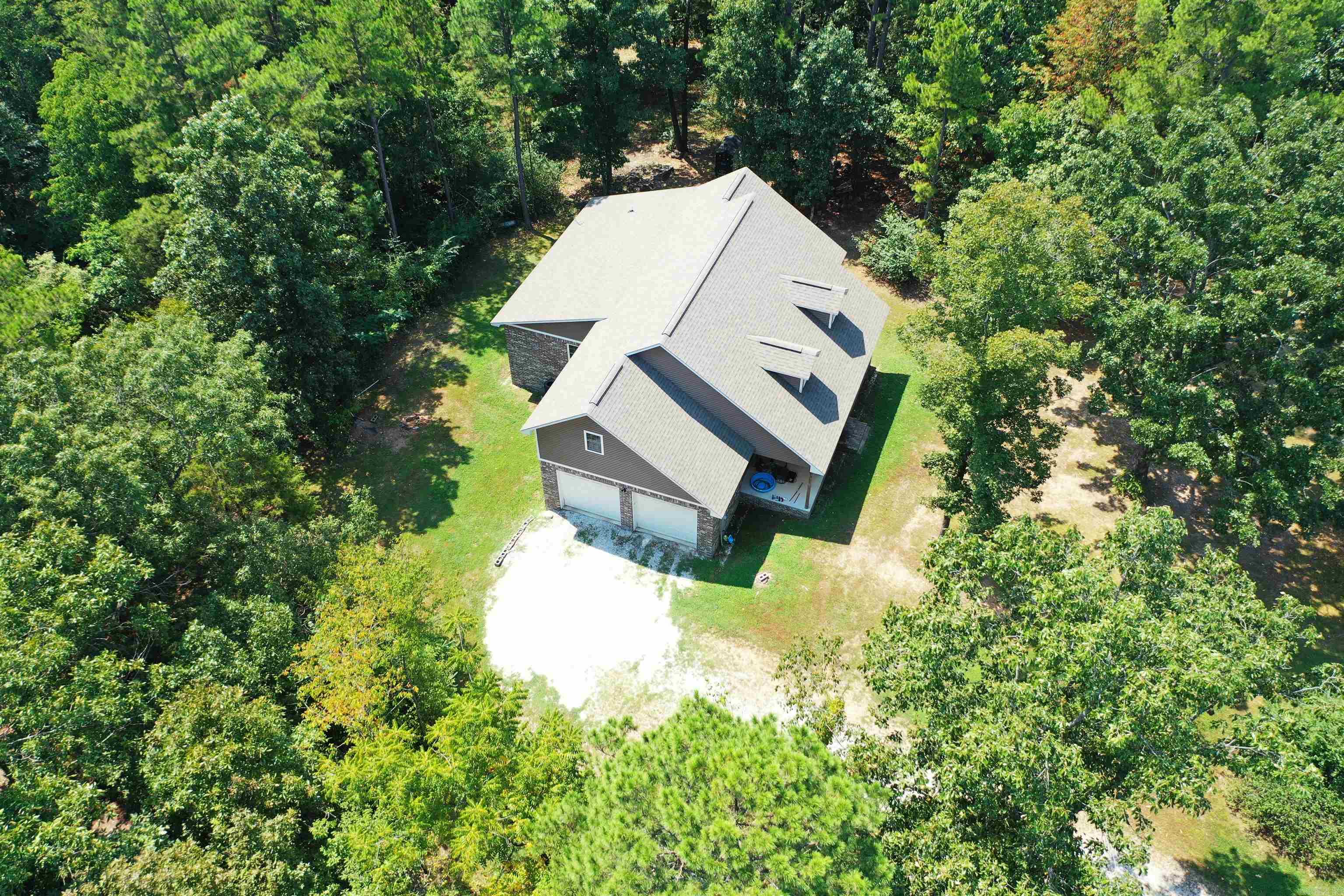 994 Sawmill Road Property Photo 2
