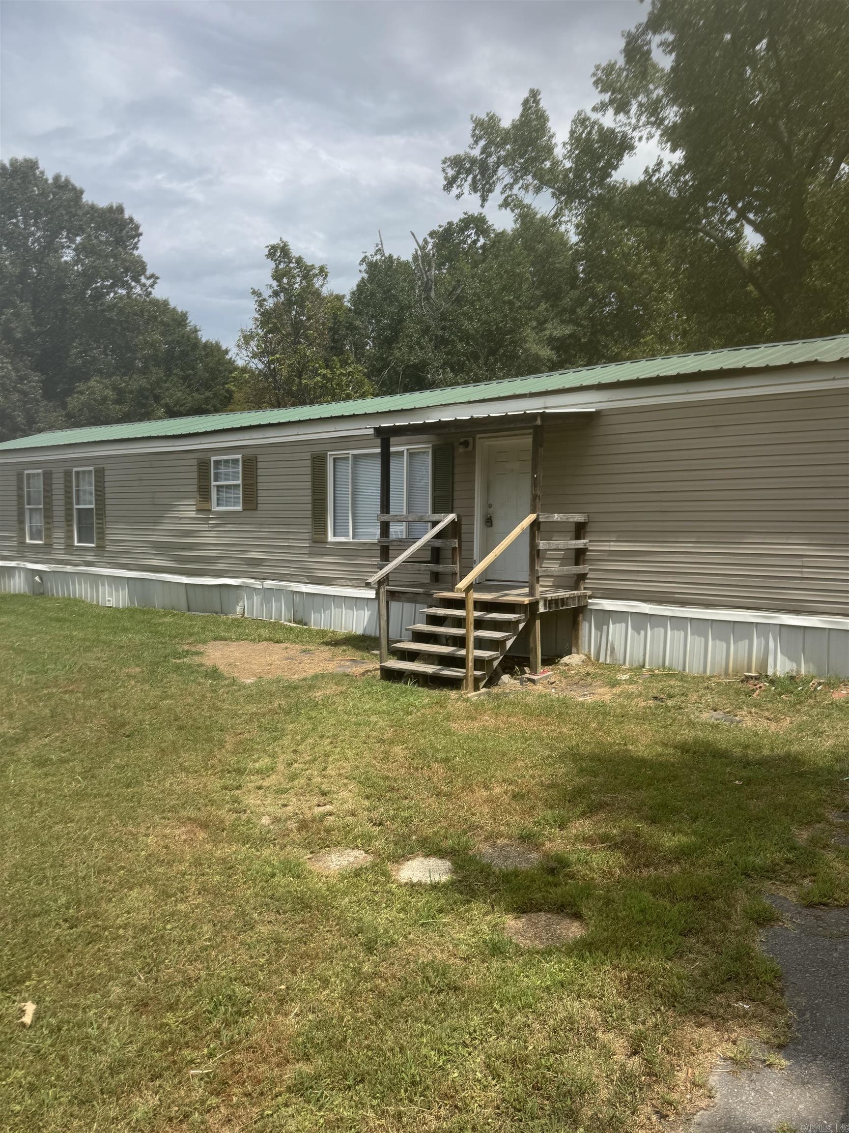 231 Summers Rd Property Photo 1