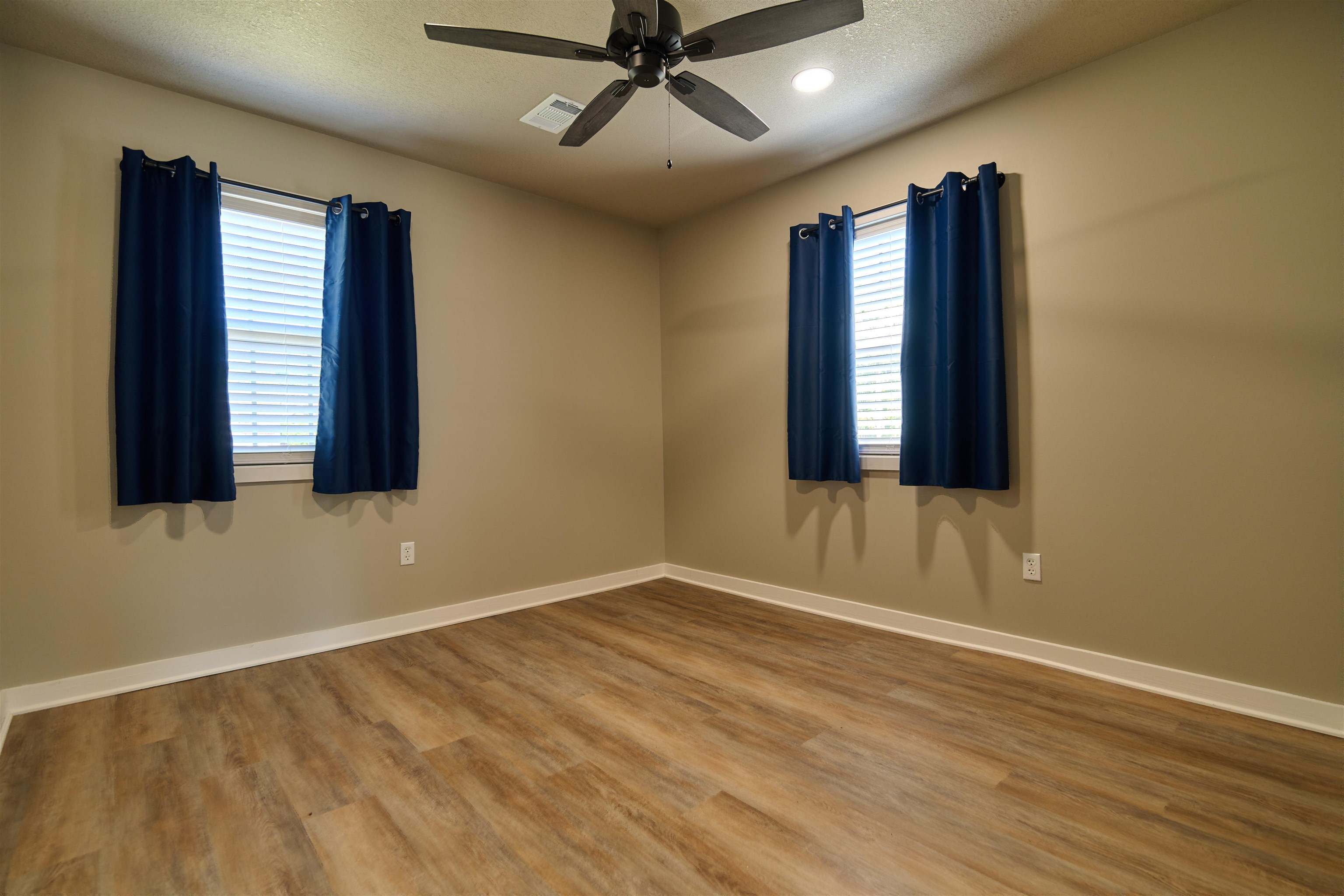 20 E Valley Dr Property Photo 34