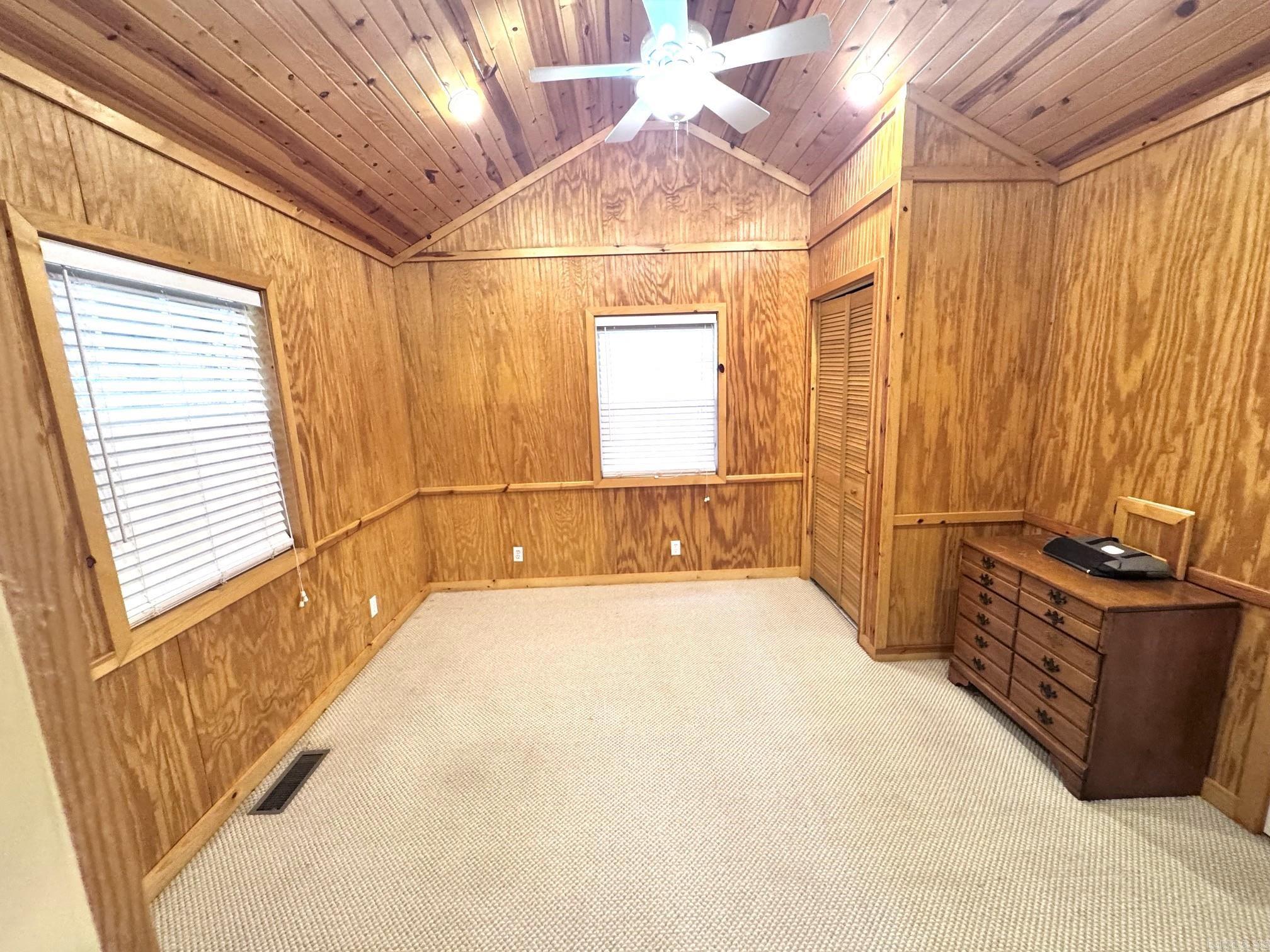 290 Lakeshore Drive Property Photo 11