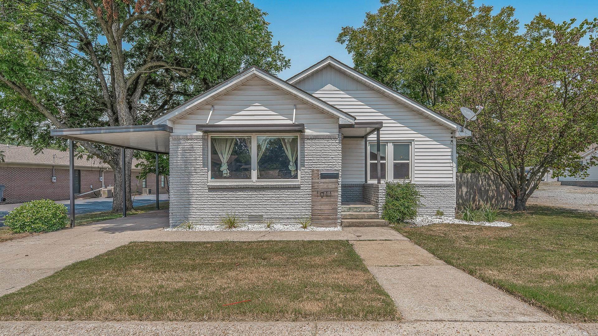 1011 W Court Street Property Photo 1