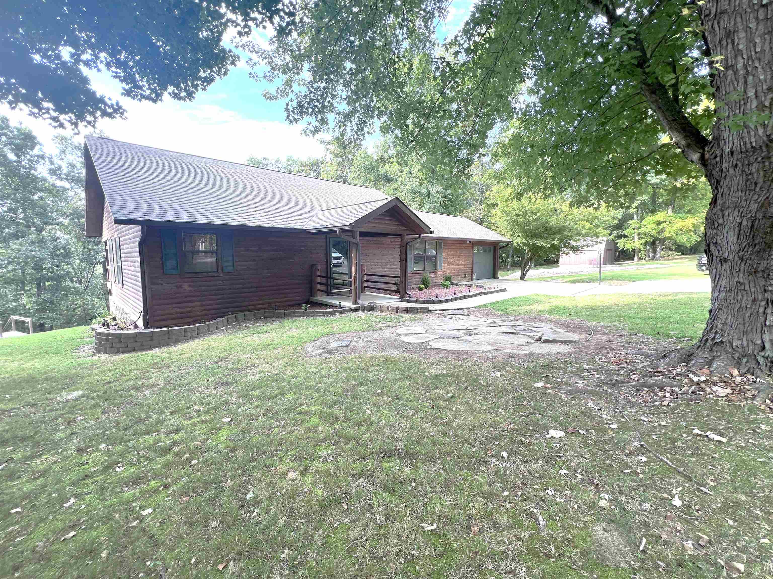 663 Heritage Oaks Drive Property Photo 2